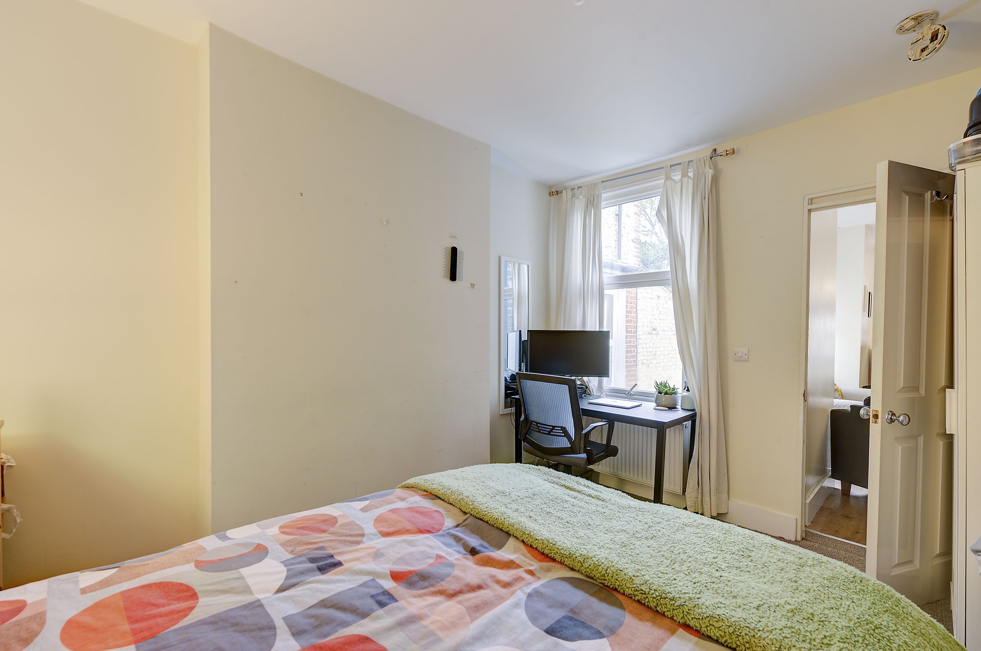55b Kingswood Road, Brixton Hill, London SW2 4JN