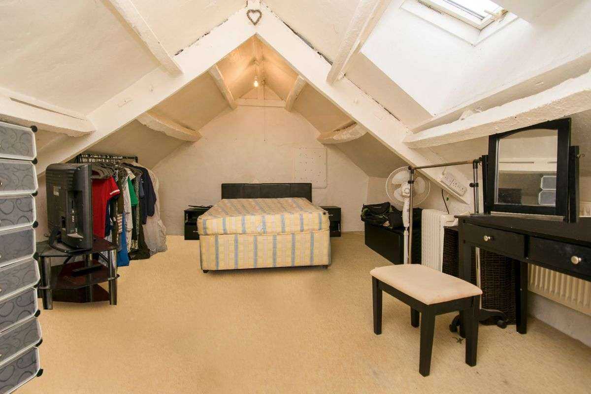 The Old Neighbourhood Inn, Midway, Chalford Hill, Stroud GL6 8EN