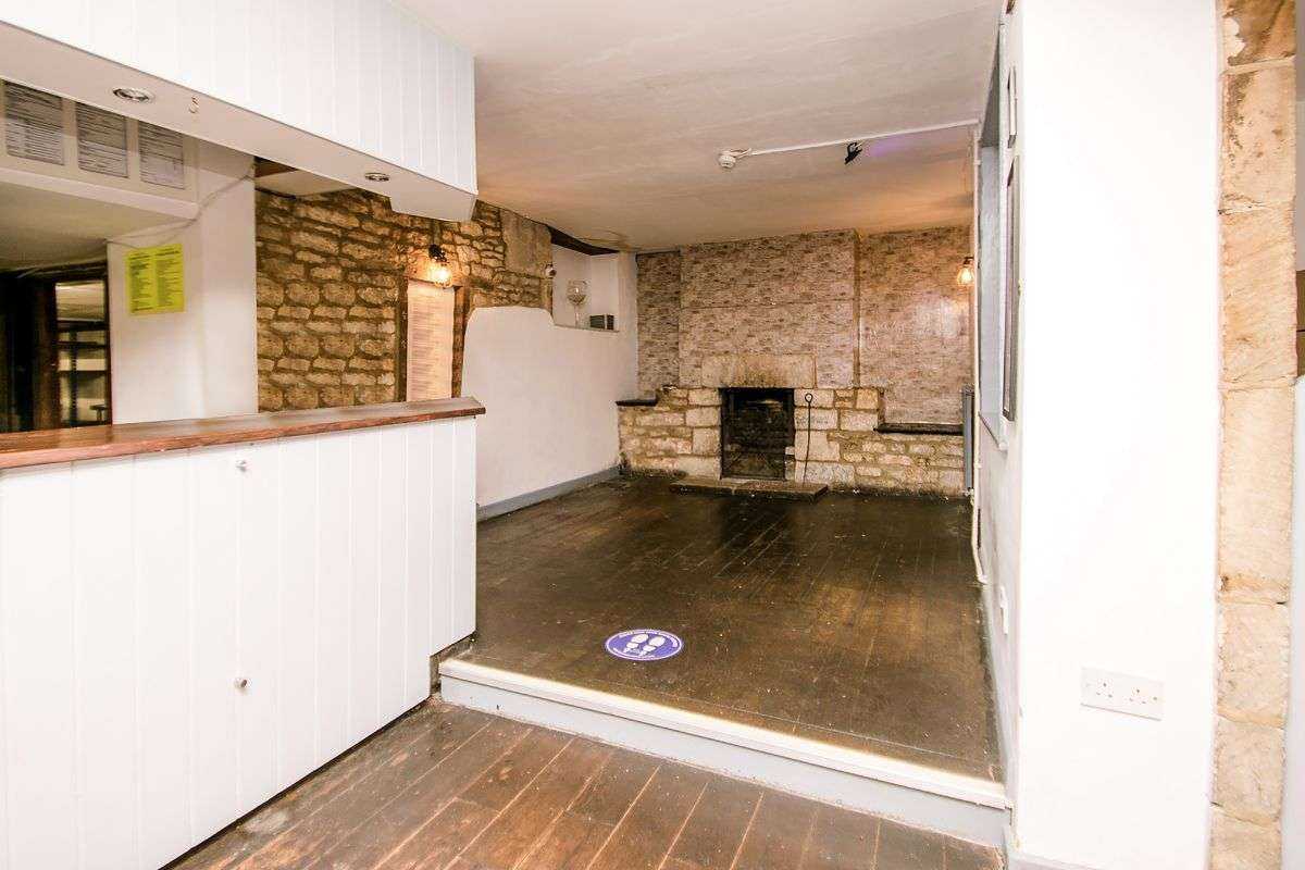 The Old Neighbourhood Inn, Midway, Chalford Hill, Stroud GL6 8EN