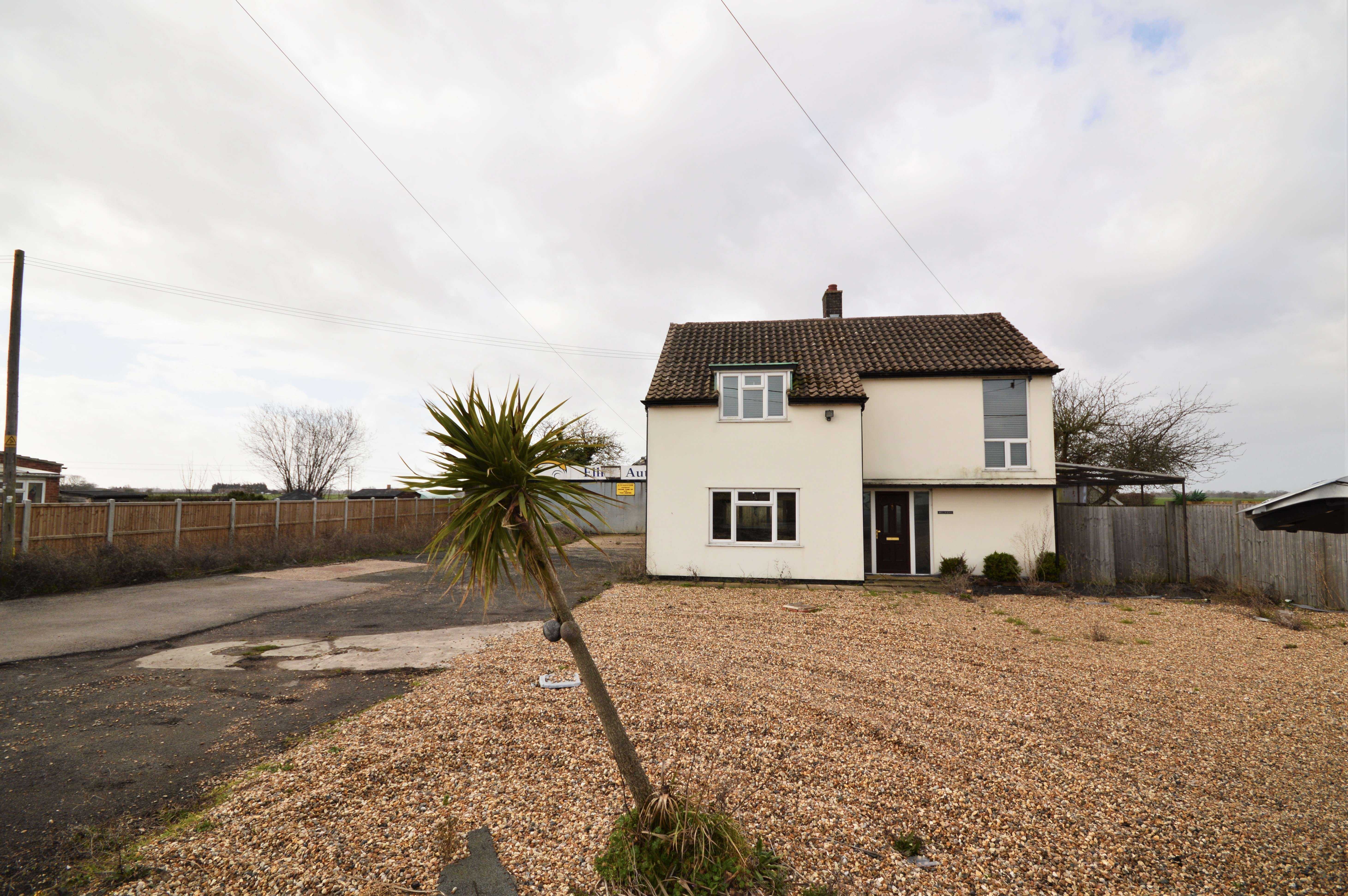Bellaviews, Clacton Road, Horsley Cross, Manningtree, CO11 2NR
