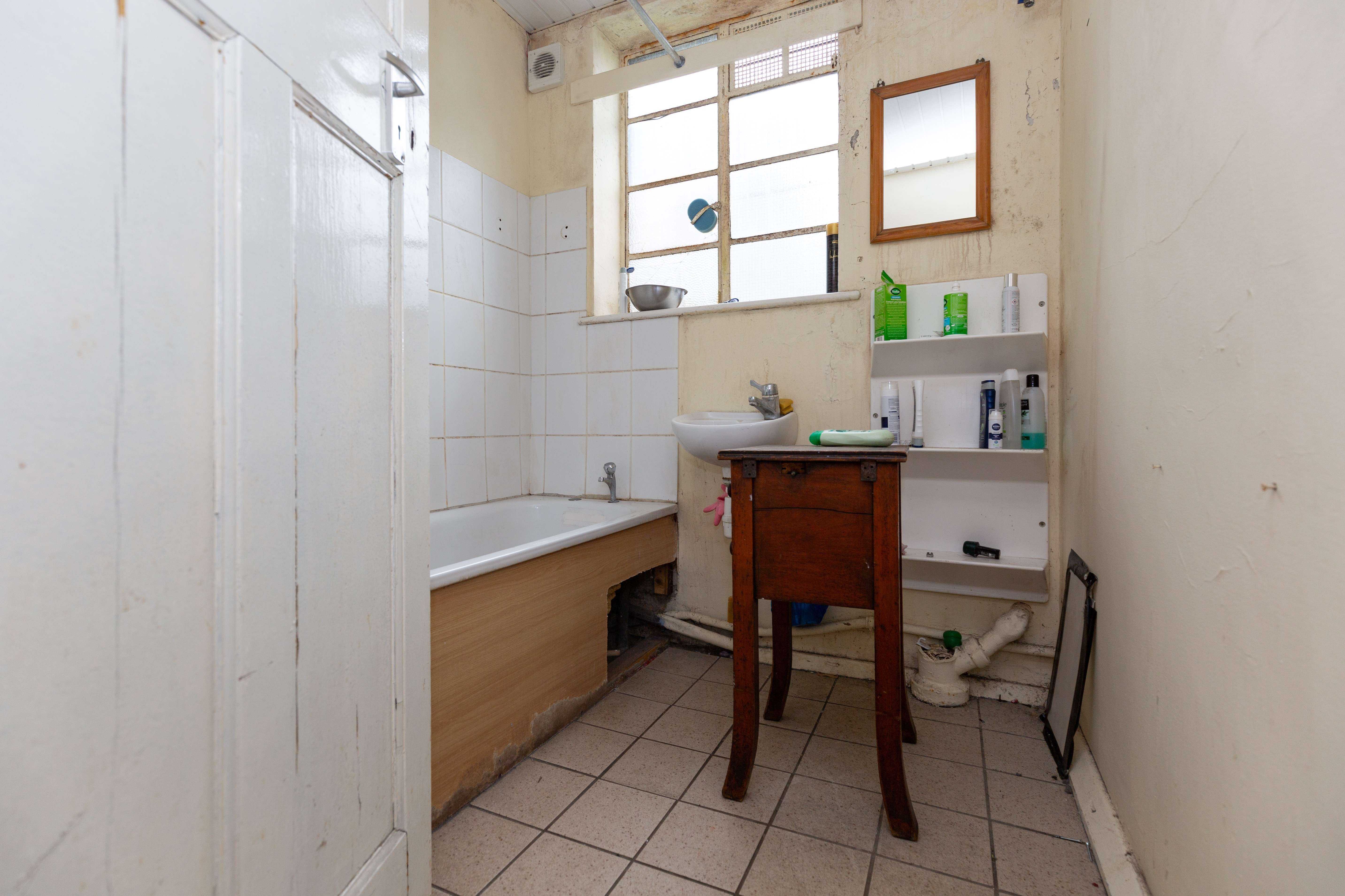 25 Elsdale Street, Hackney, London E9 6QY