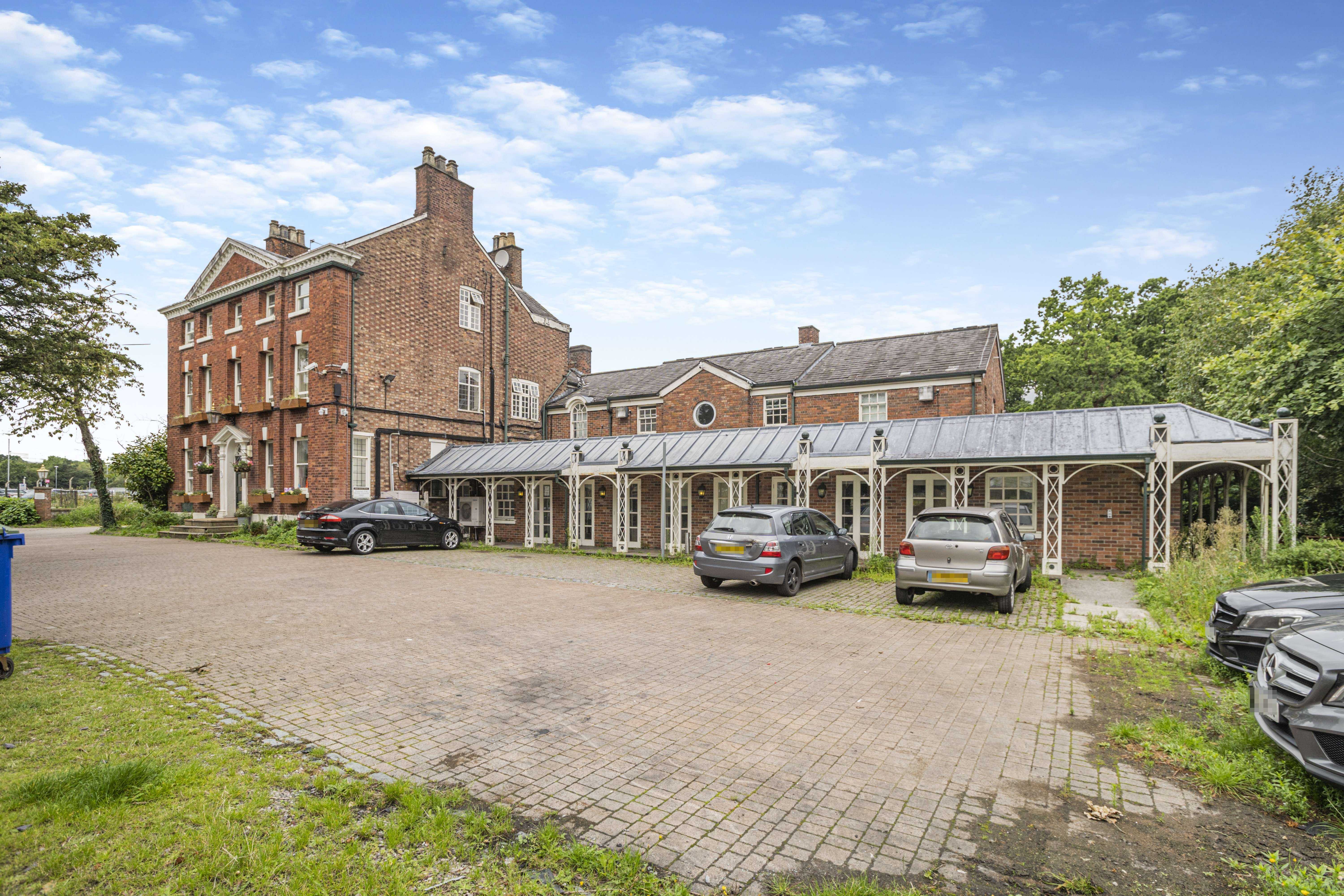 Etrop Grange Hotel, Thorley Lane, Manchester M90 4EG