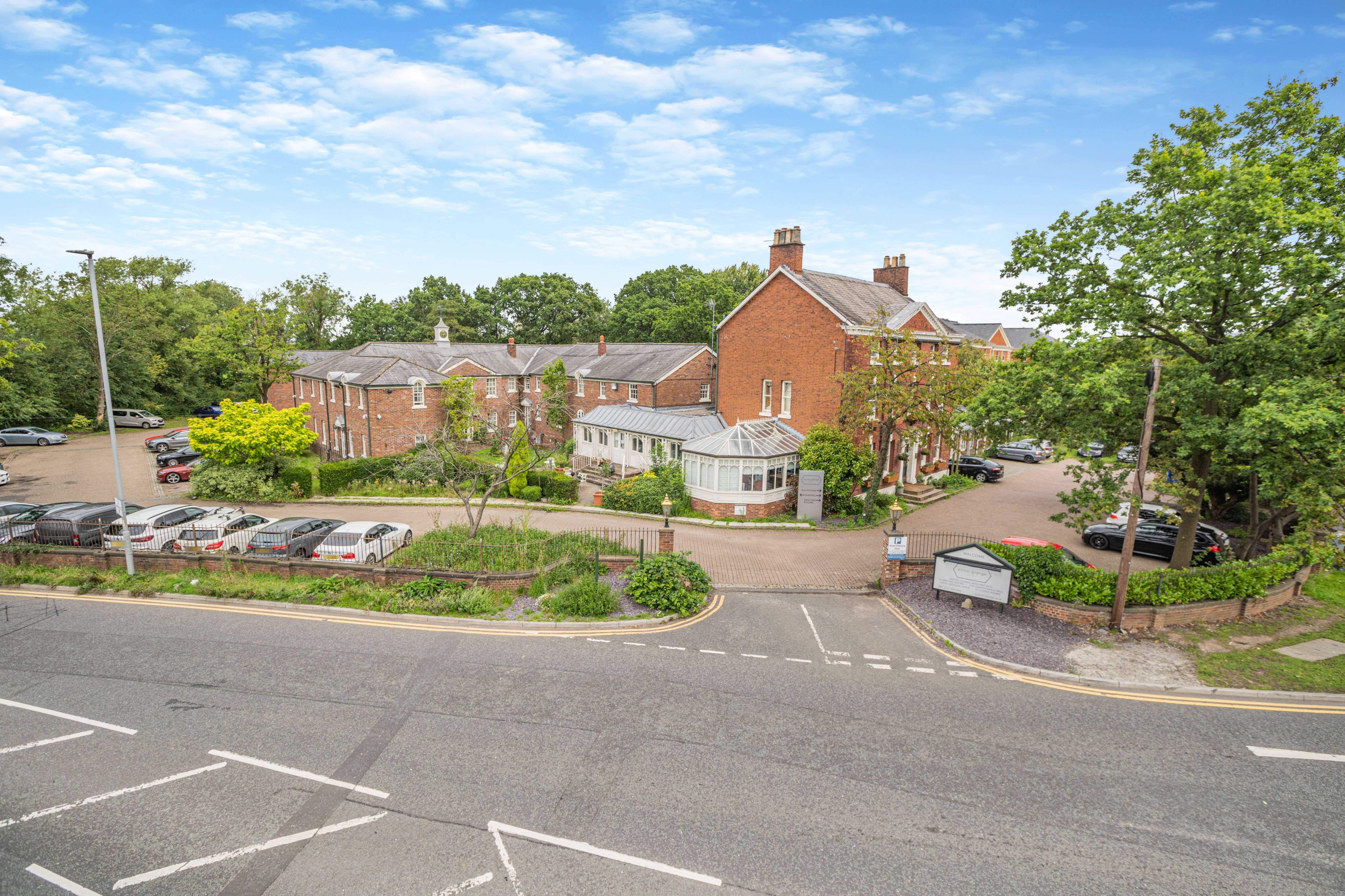 Etrop Grange Hotel, Thorley Lane, Manchester M90 4EG