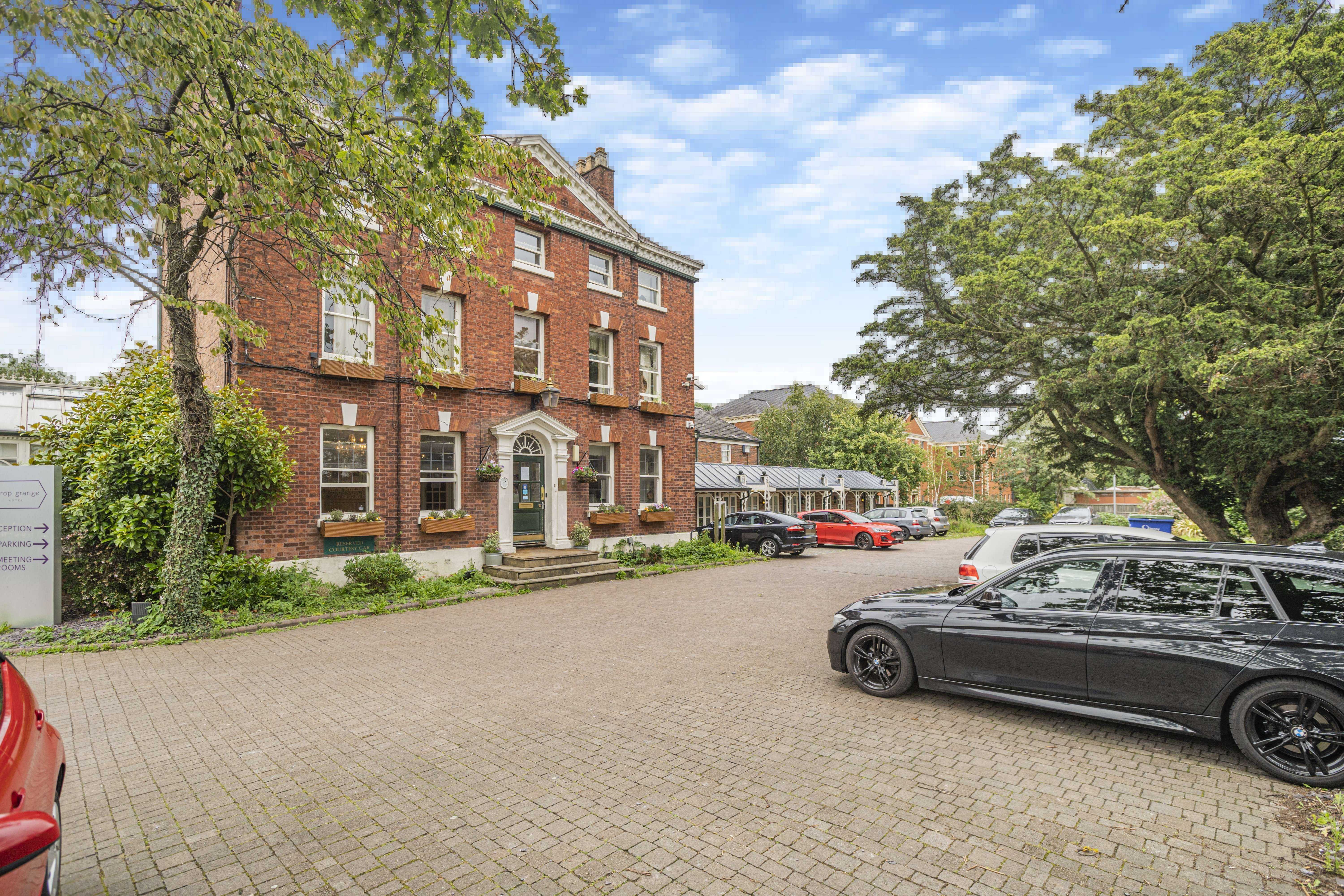 Etrop Grange Hotel, Thorley Lane, Manchester M90 4EG