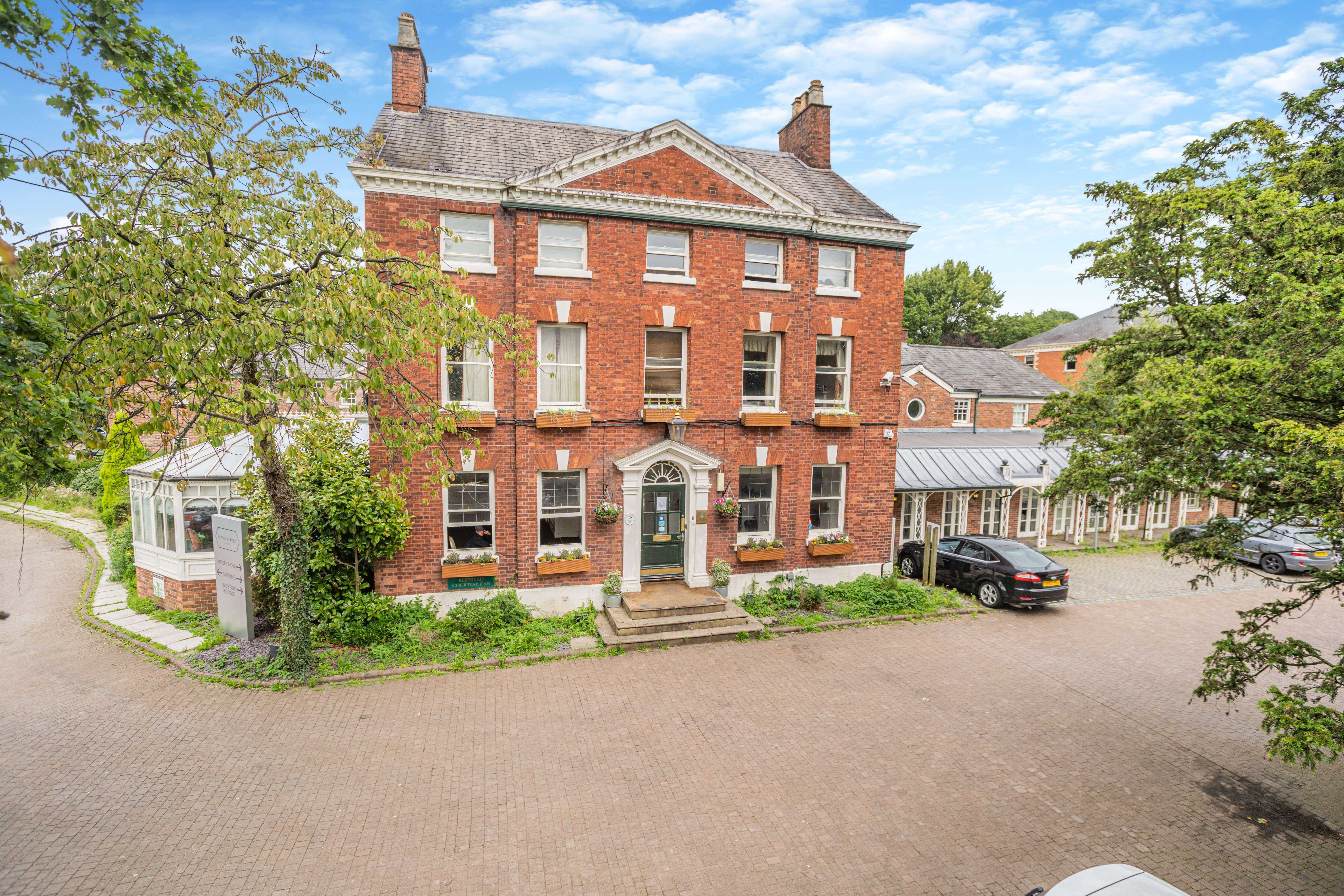 Etrop Grange Hotel, Thorley Lane, Manchester M90 4EG