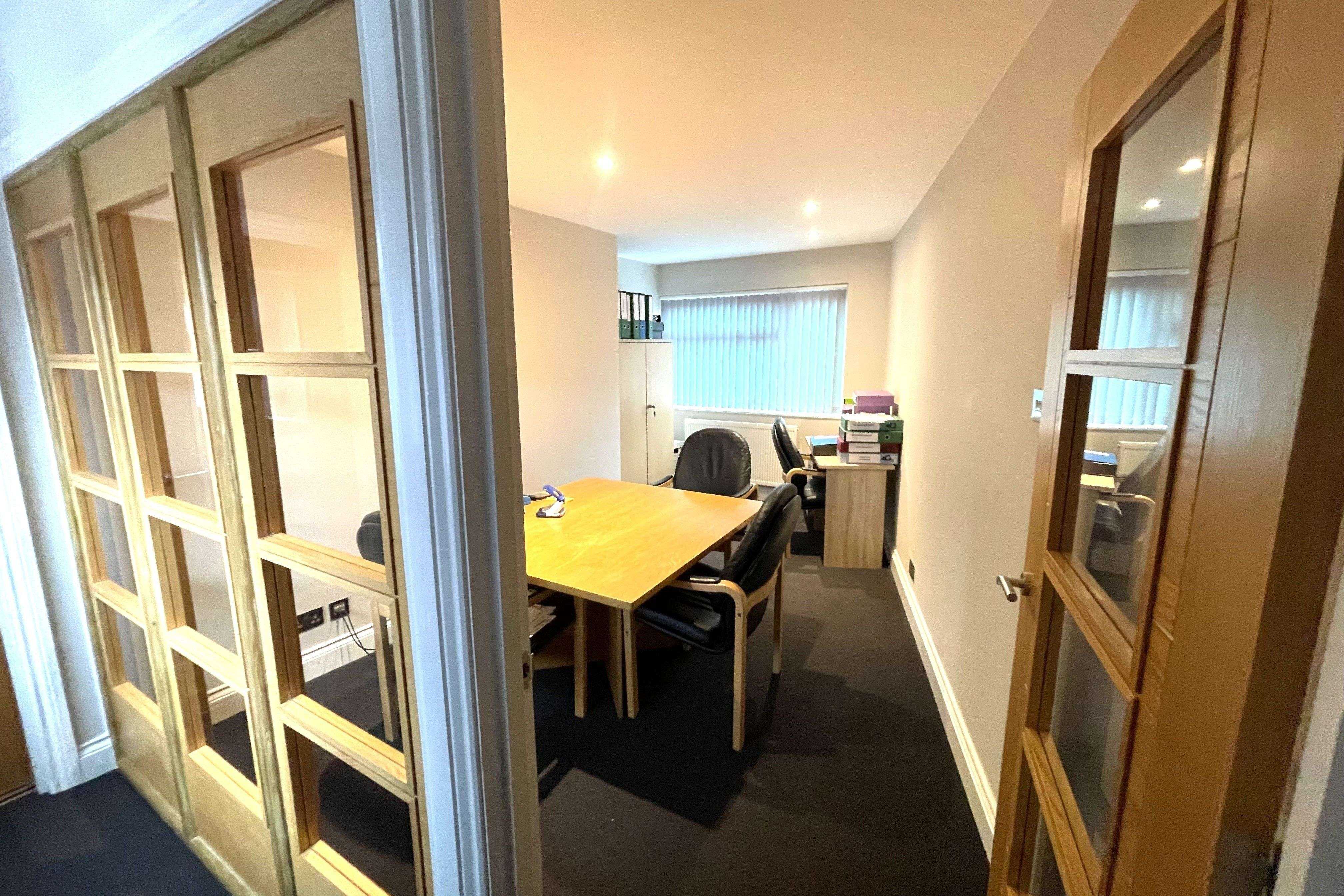 48 - 50 Springfield Road, Horsham, RH12 2PD