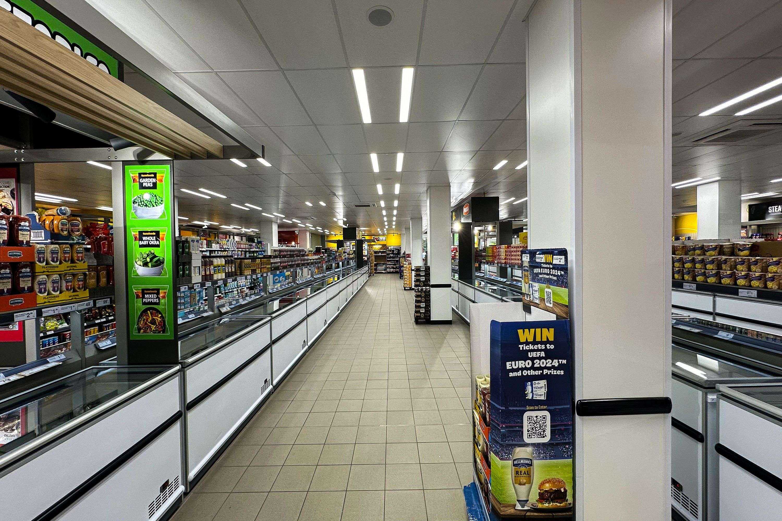 Farmfoods, 33a London Road, Waterlooville, Hampshire, PO8 8DF
