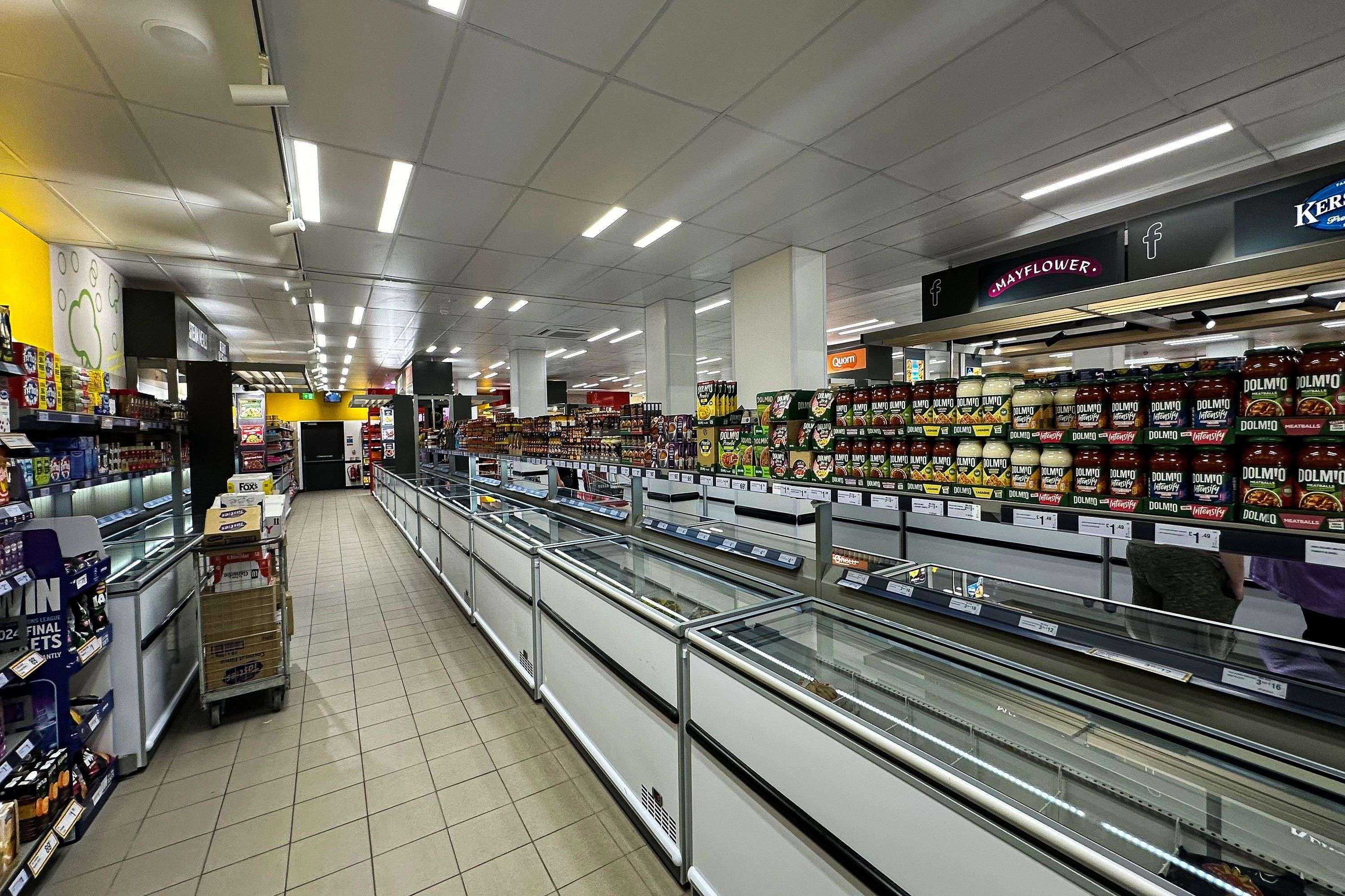 Farmfoods, 33a London Road, Waterlooville, Hampshire, PO8 8DF