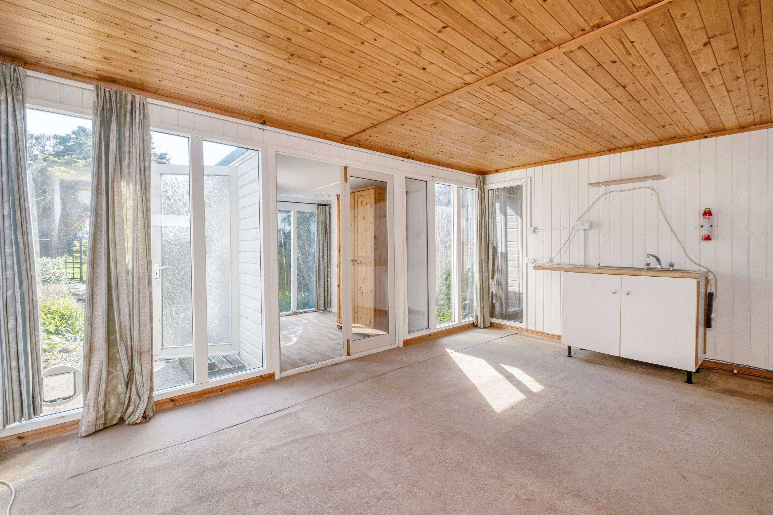 33 Ayebridges Avenue, Egham, Surrey, TW20 8HS