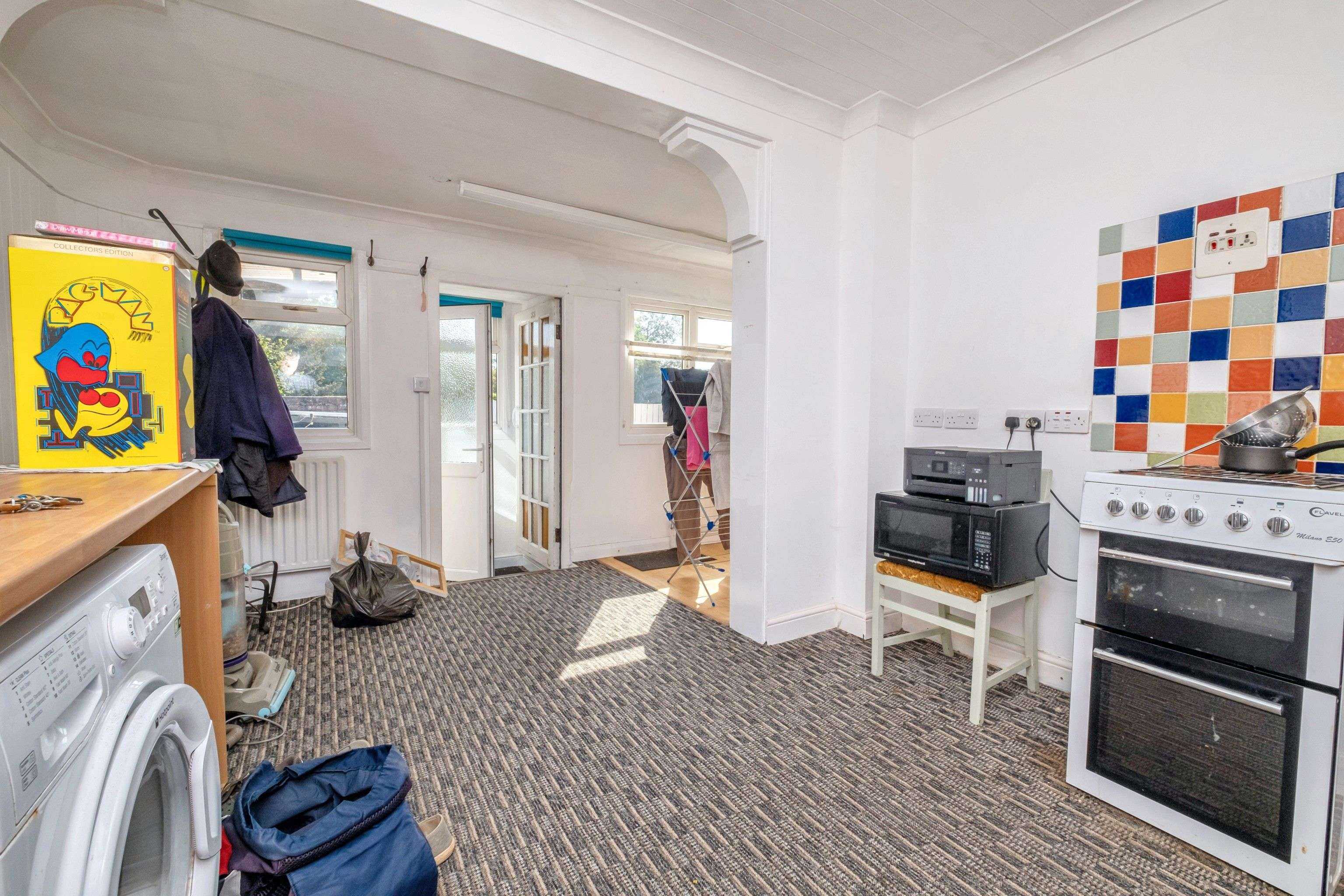 33 Ayebridges Avenue, Egham, Surrey, TW20 8HS