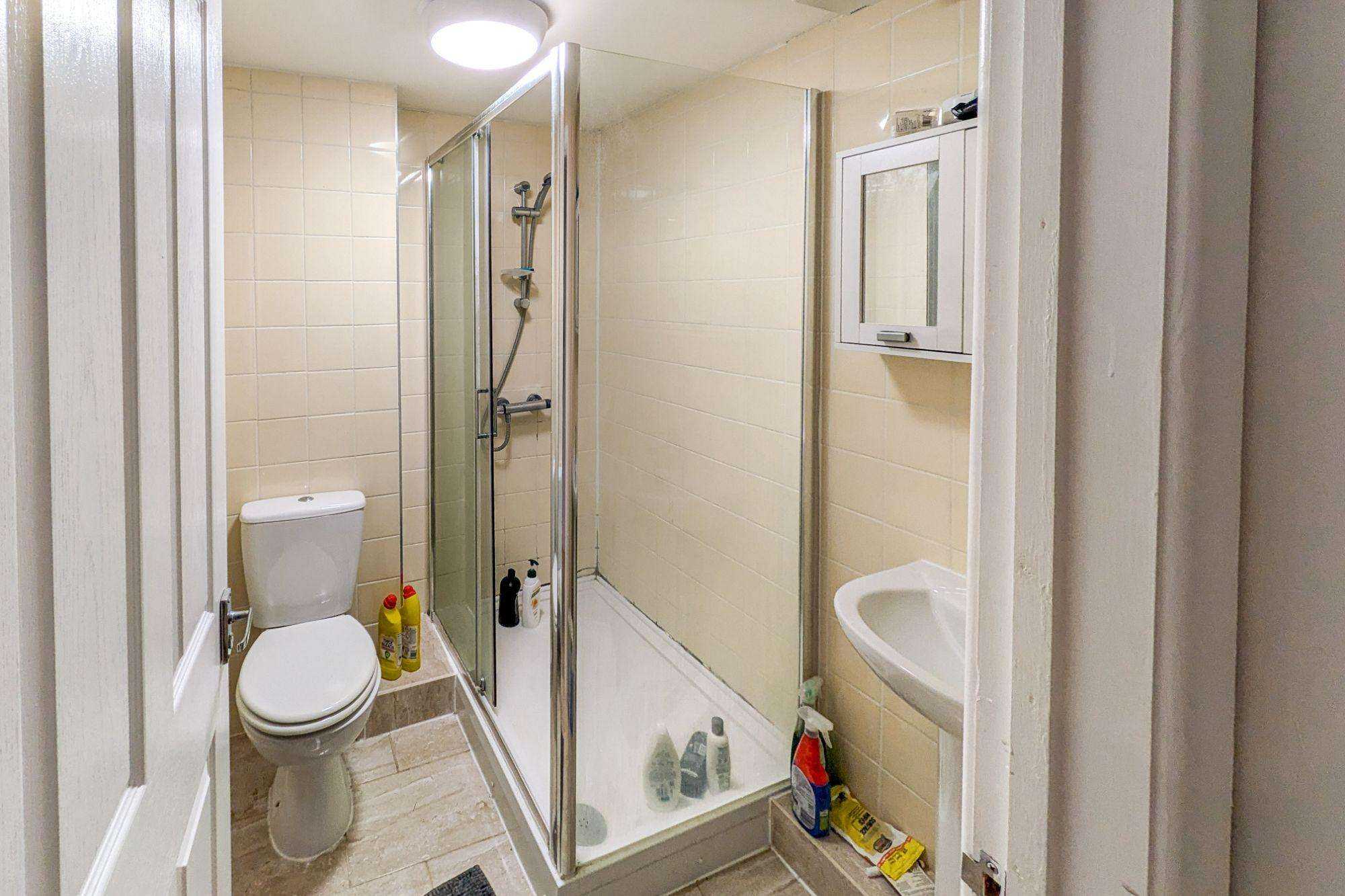 Flat 1, 99 London Road, Teynham, Sittingbourne, Kent ME9 9QL