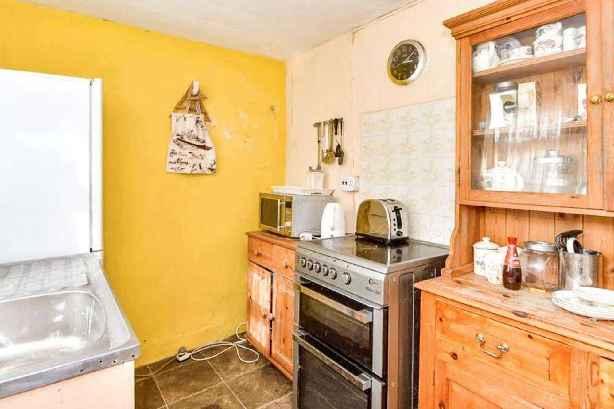 20 Clarence Road, Ventnor, Isle Of Wight, PO38 1NE