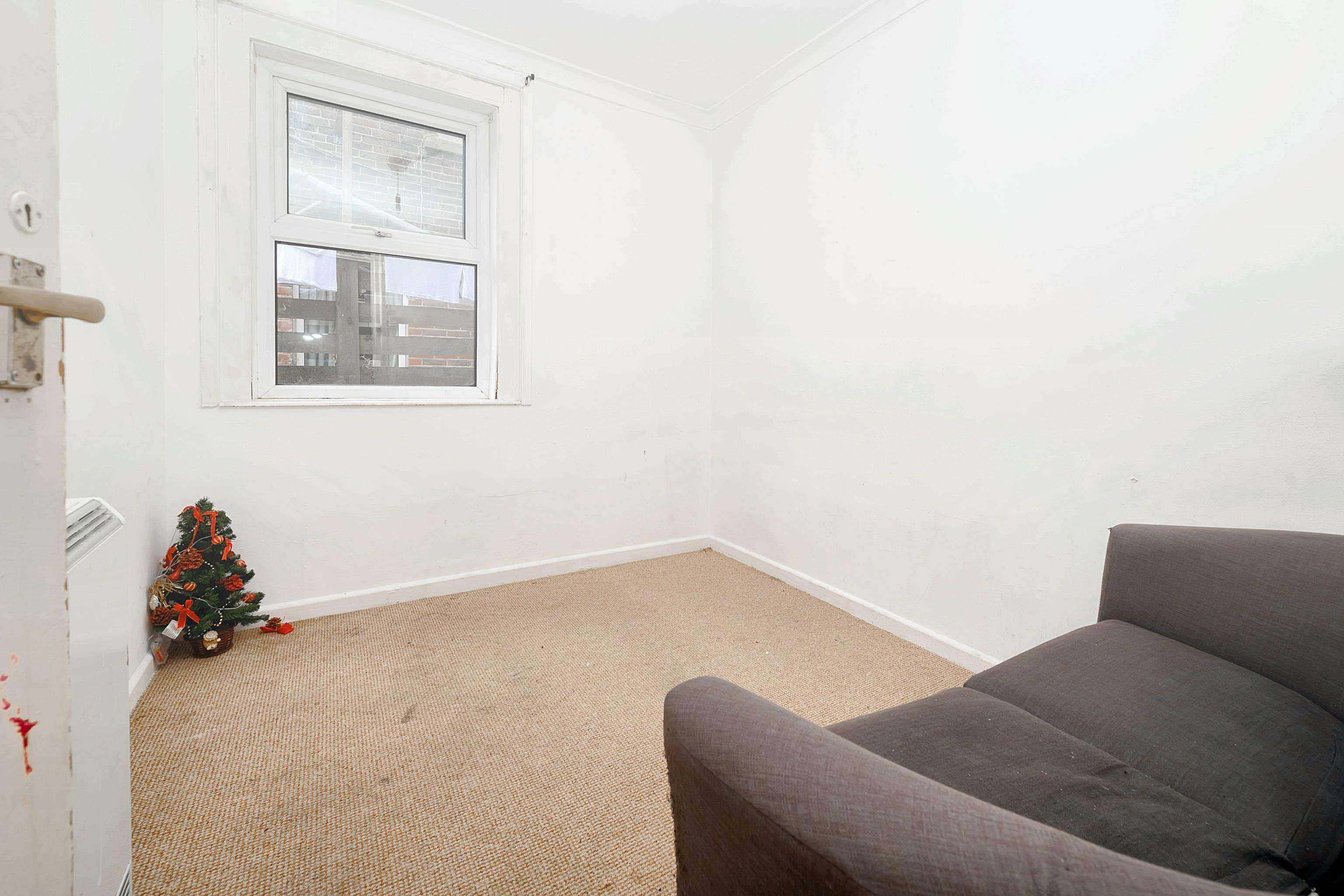 Flat 3, 49 Elm Grove, Southsea, Hampshire, PO5 1JF