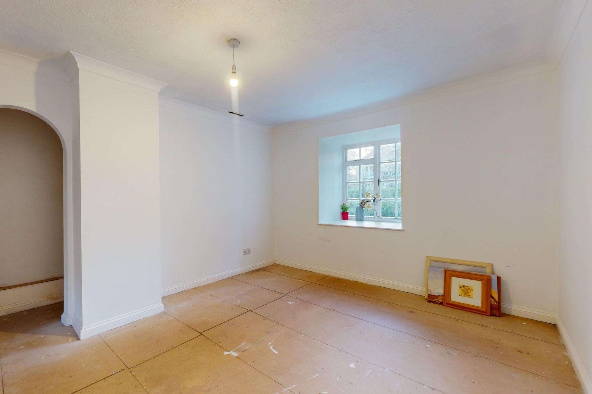 42b Oakleigh Park South, Whetstone, London N20 9JN
