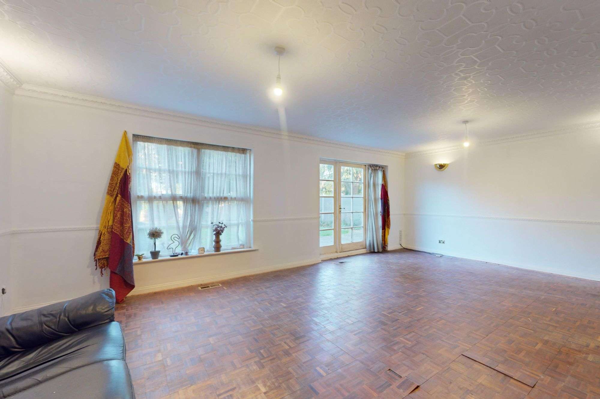 42b Oakleigh Park South, Whetstone, London N20 9JN