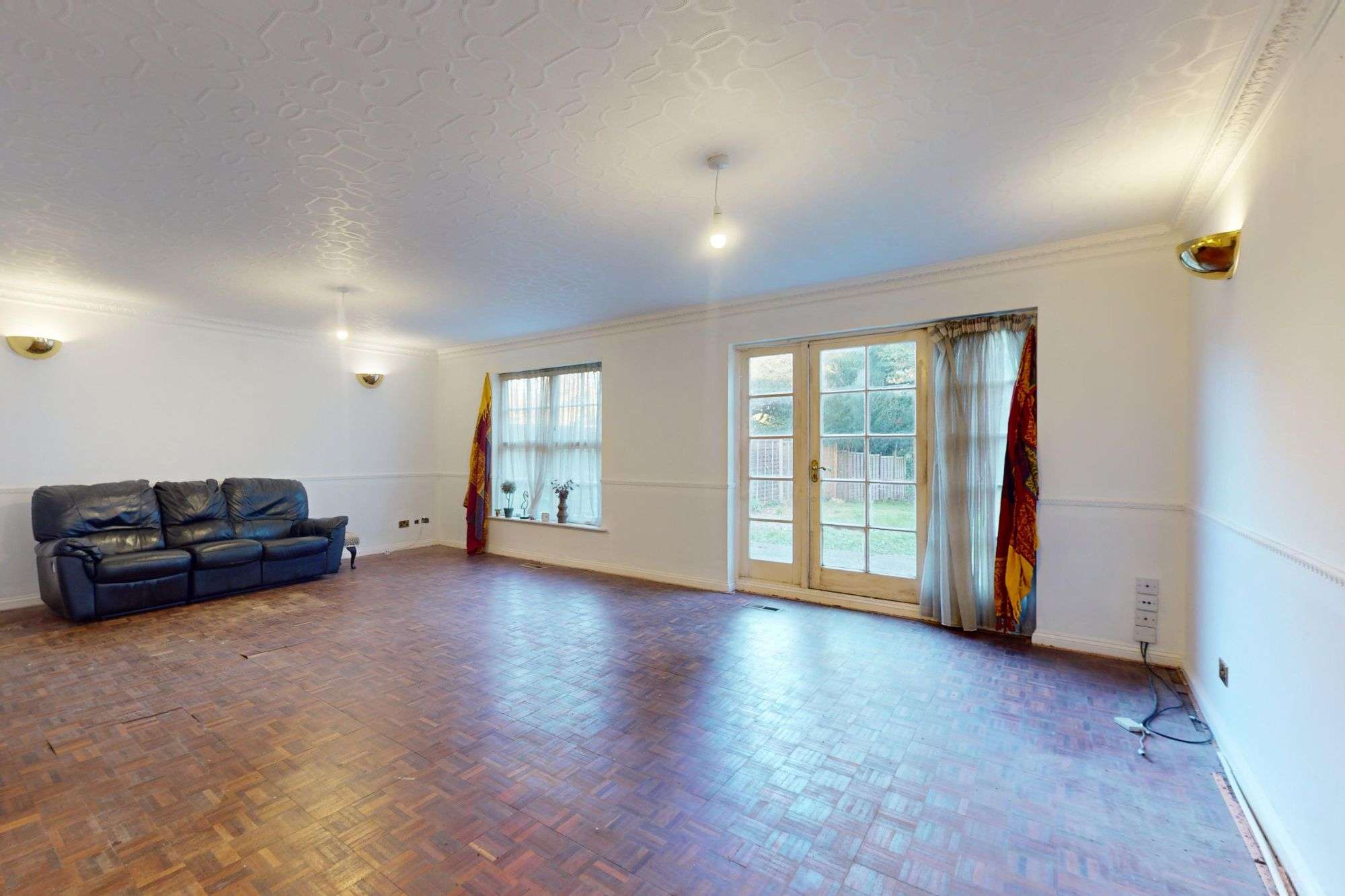 42b Oakleigh Park South, Whetstone, London N20 9JN