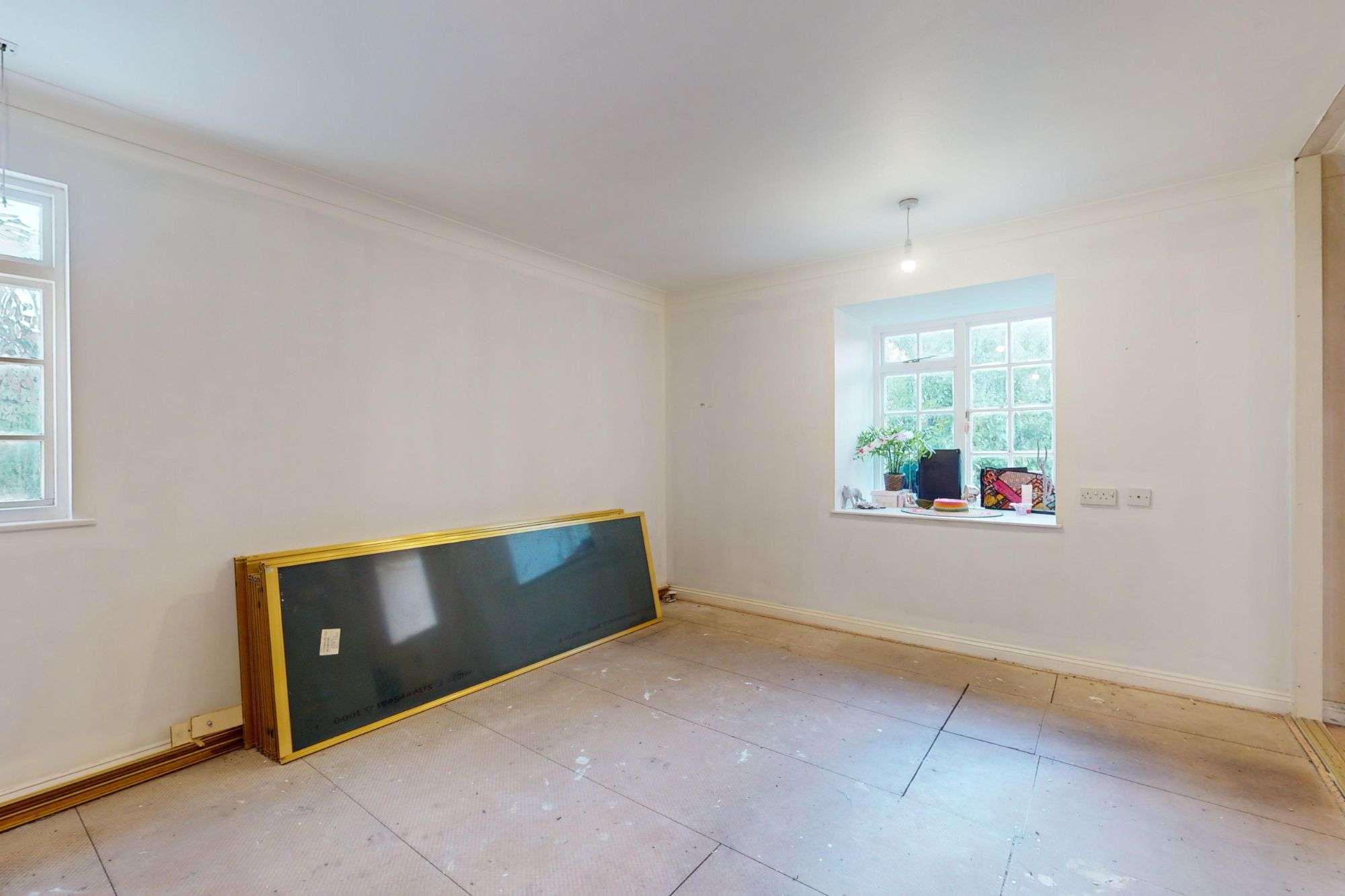 42b Oakleigh Park South, Whetstone, London N20 9JN