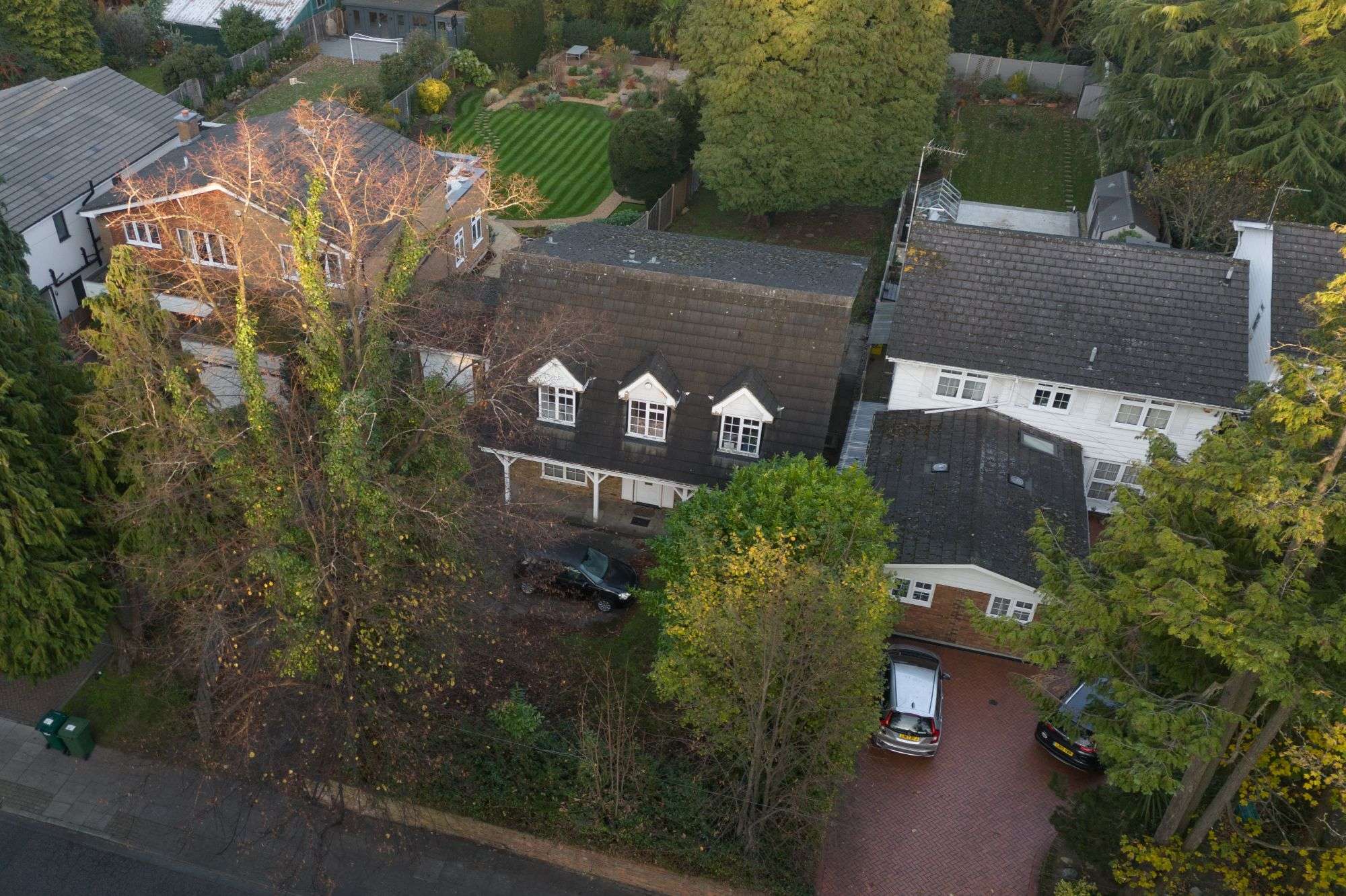 42b Oakleigh Park South, Whetstone, London N20 9JN