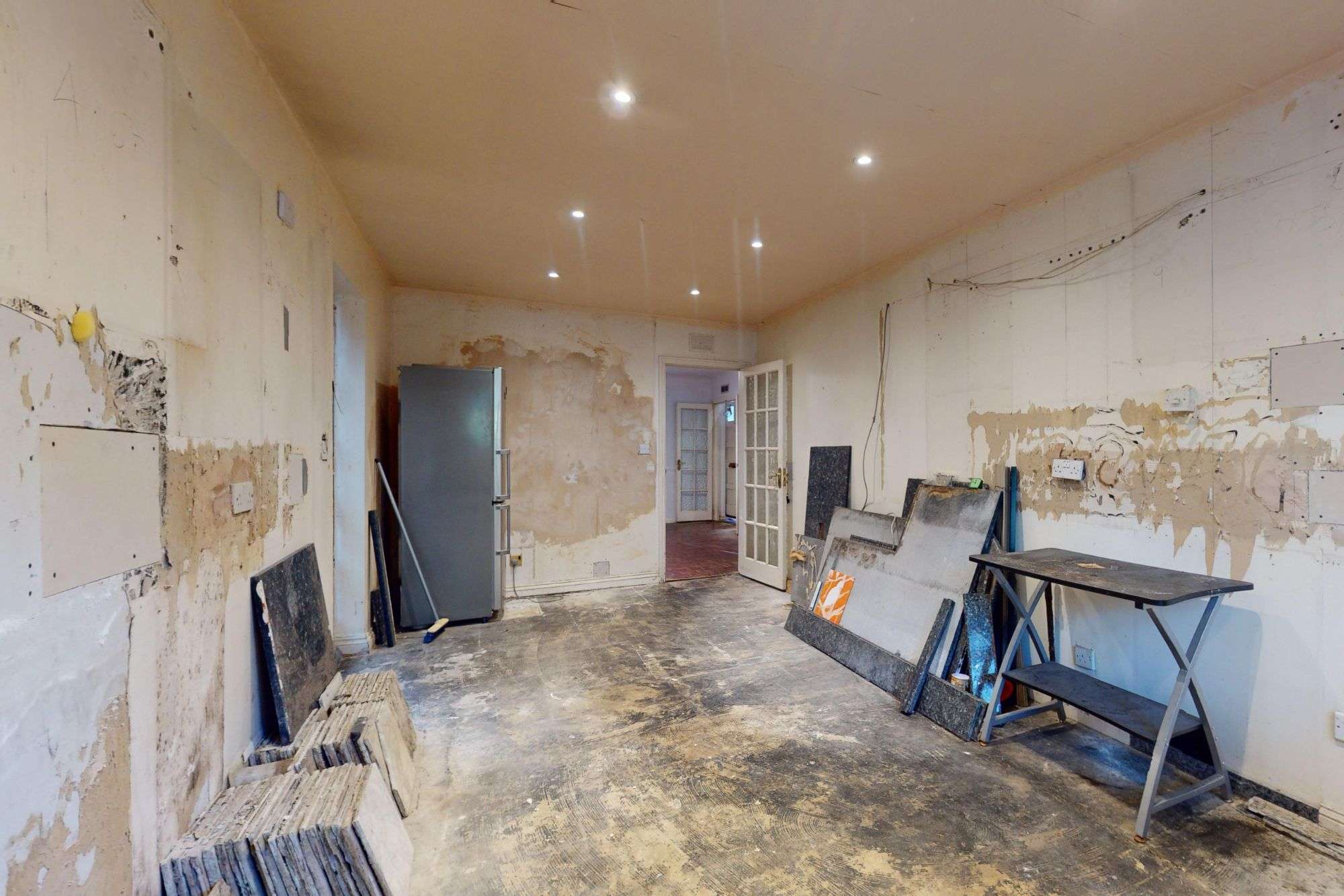42b Oakleigh Park South, Whetstone, London N20 9JN