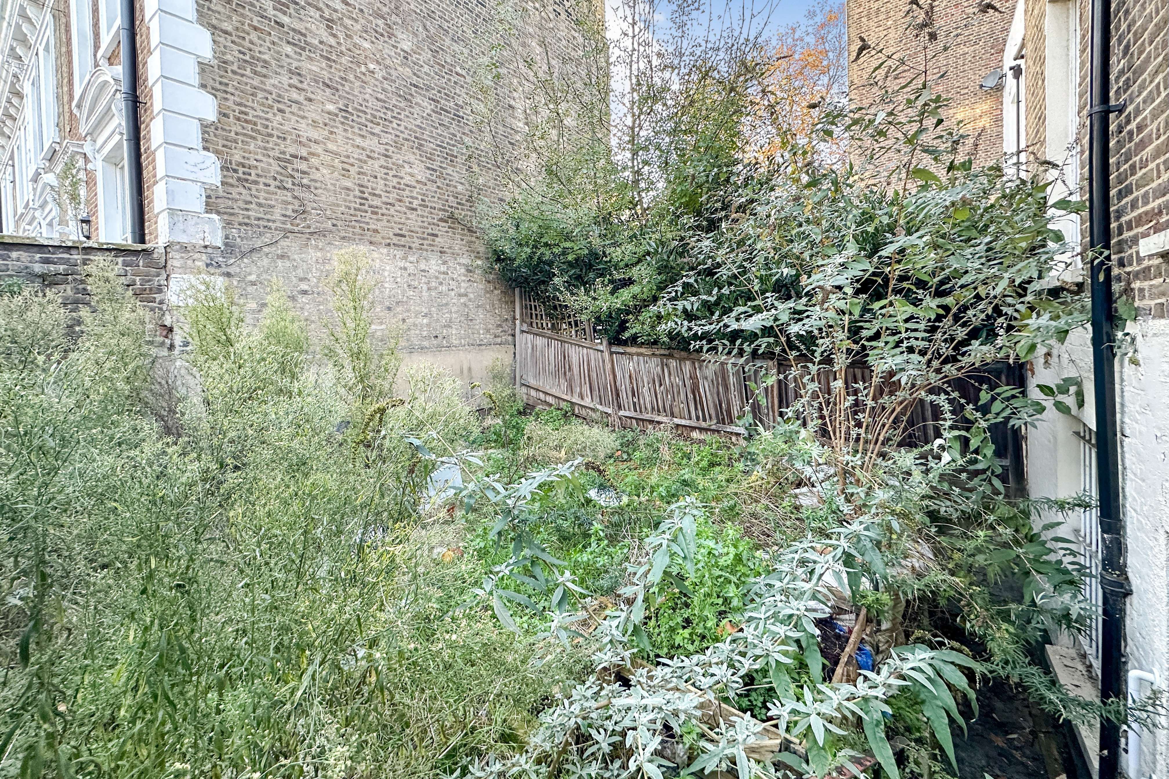 18 King Edwards Road, Hackney, E9 7SF