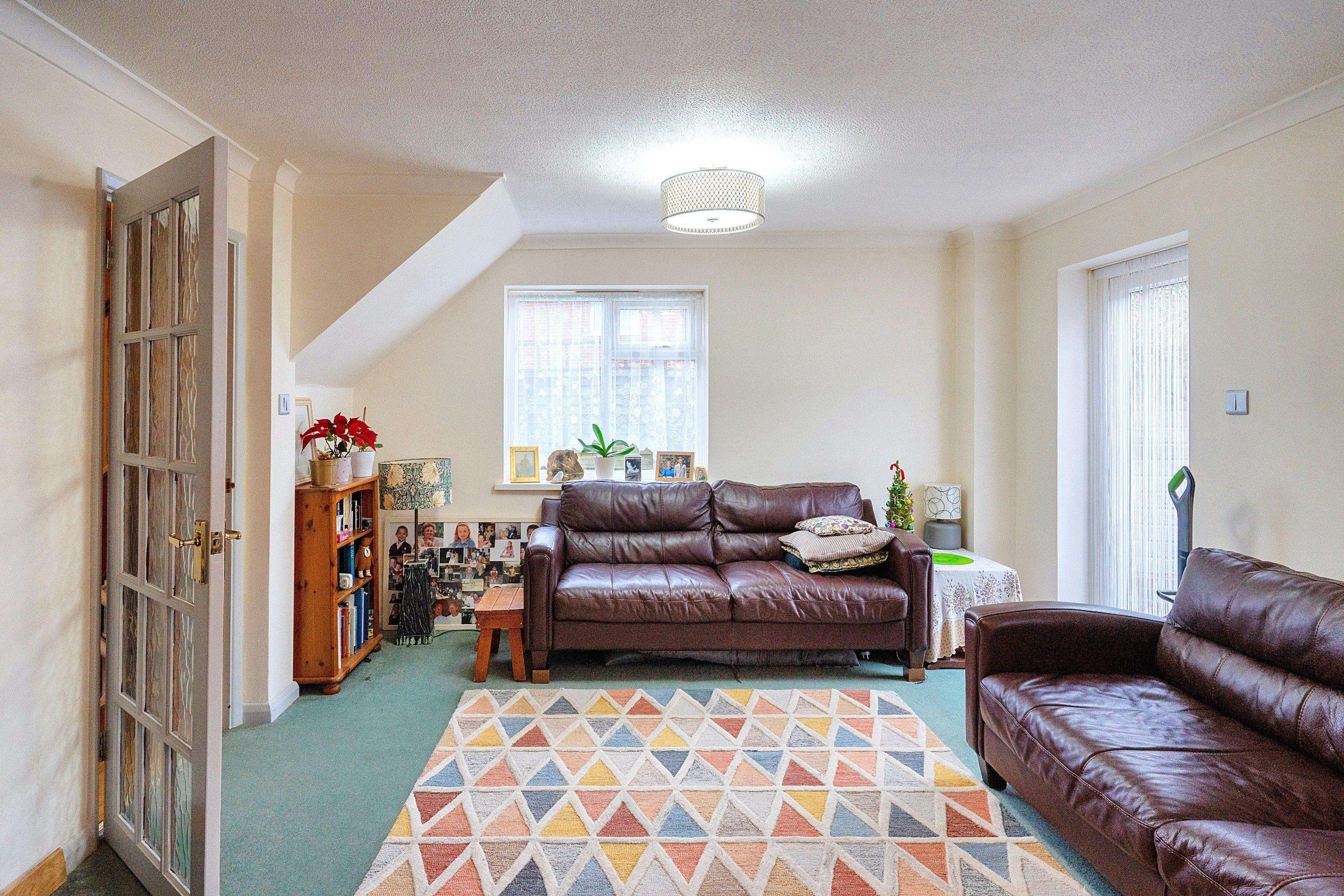 31 Waterhall Close, Walthamstow, London, E17 5PS