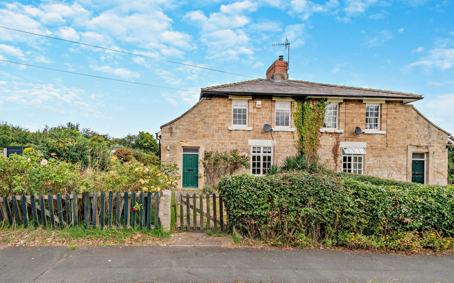 Dn5 7ap 19 Pickburn Lane, Pickburn, Doncaster, DN5 7XF