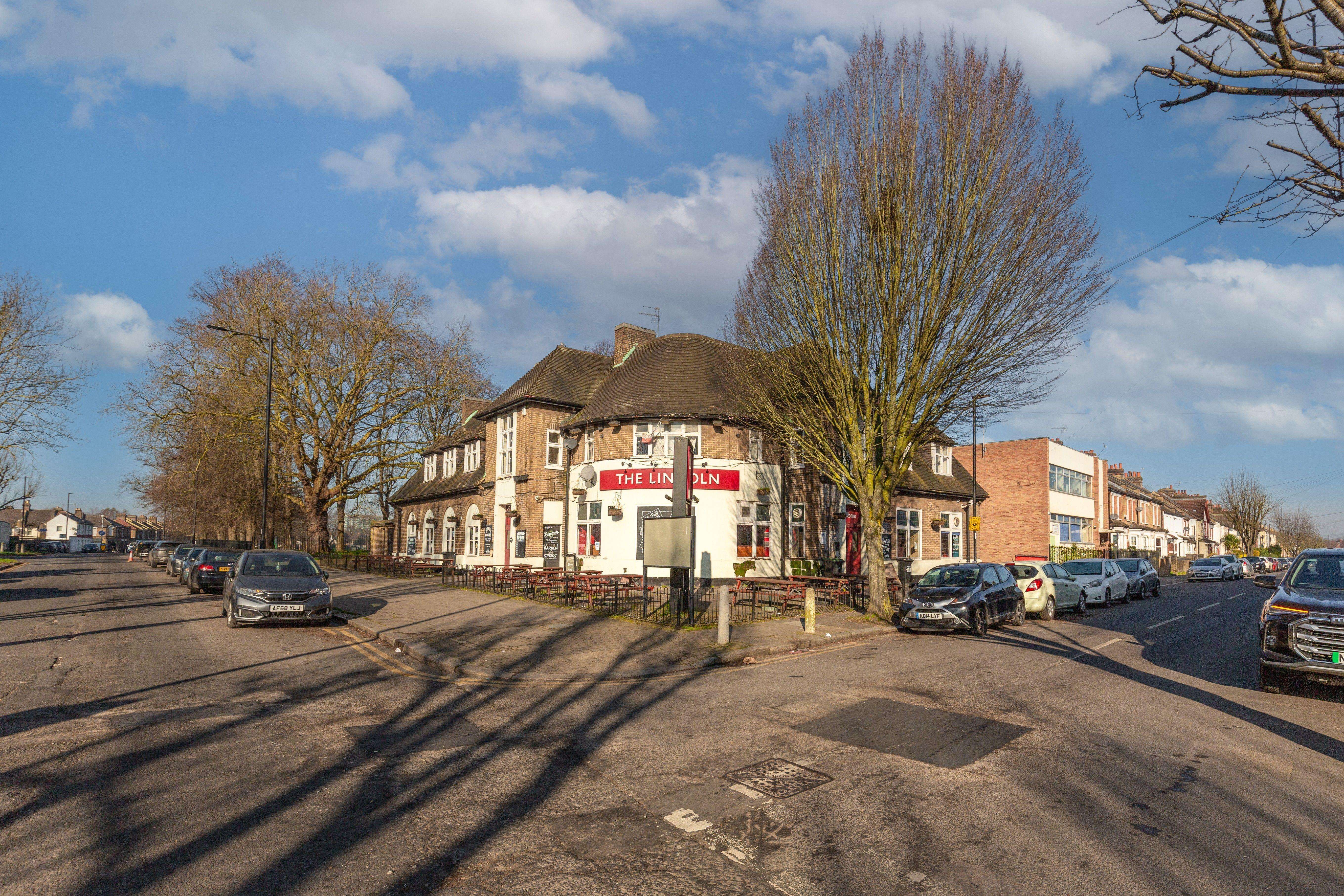 Lincoln Arms, 155 Percival Road, Enfield, EN1 1QT