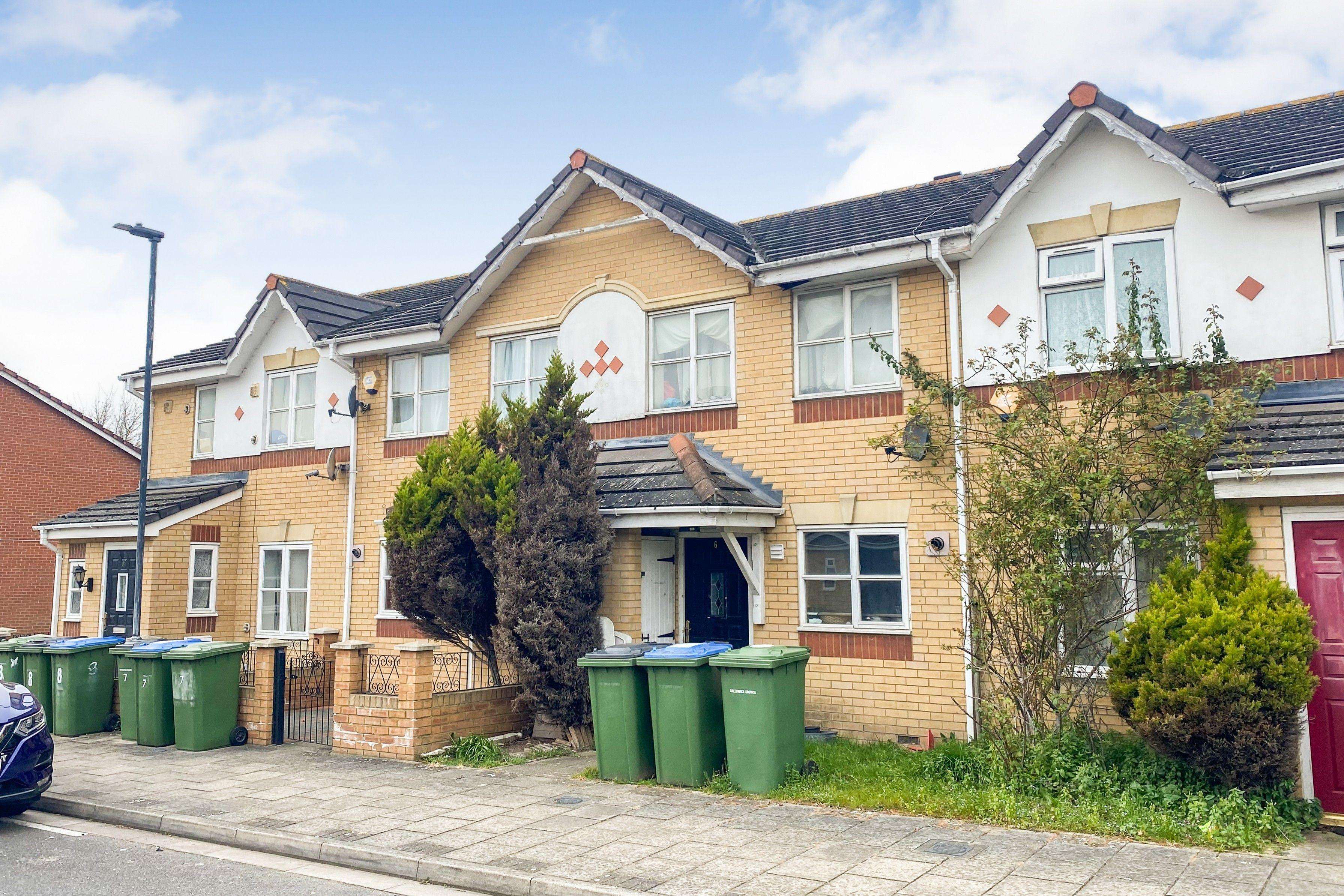 6 Grasshaven Way, Thamesmead, London, SE28 8TH