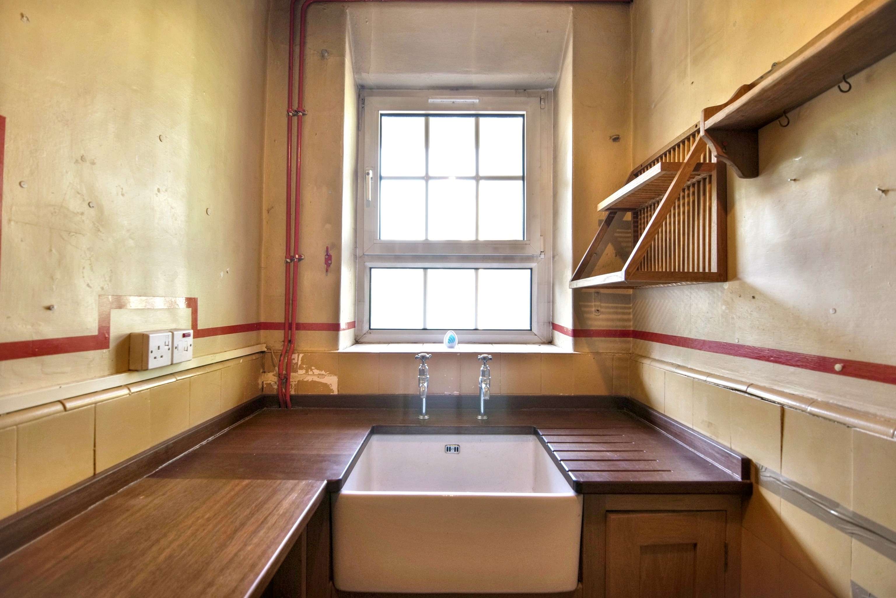 Flat 10, Frankham House, Frankham Street, Deptford, London, SE8 4RL