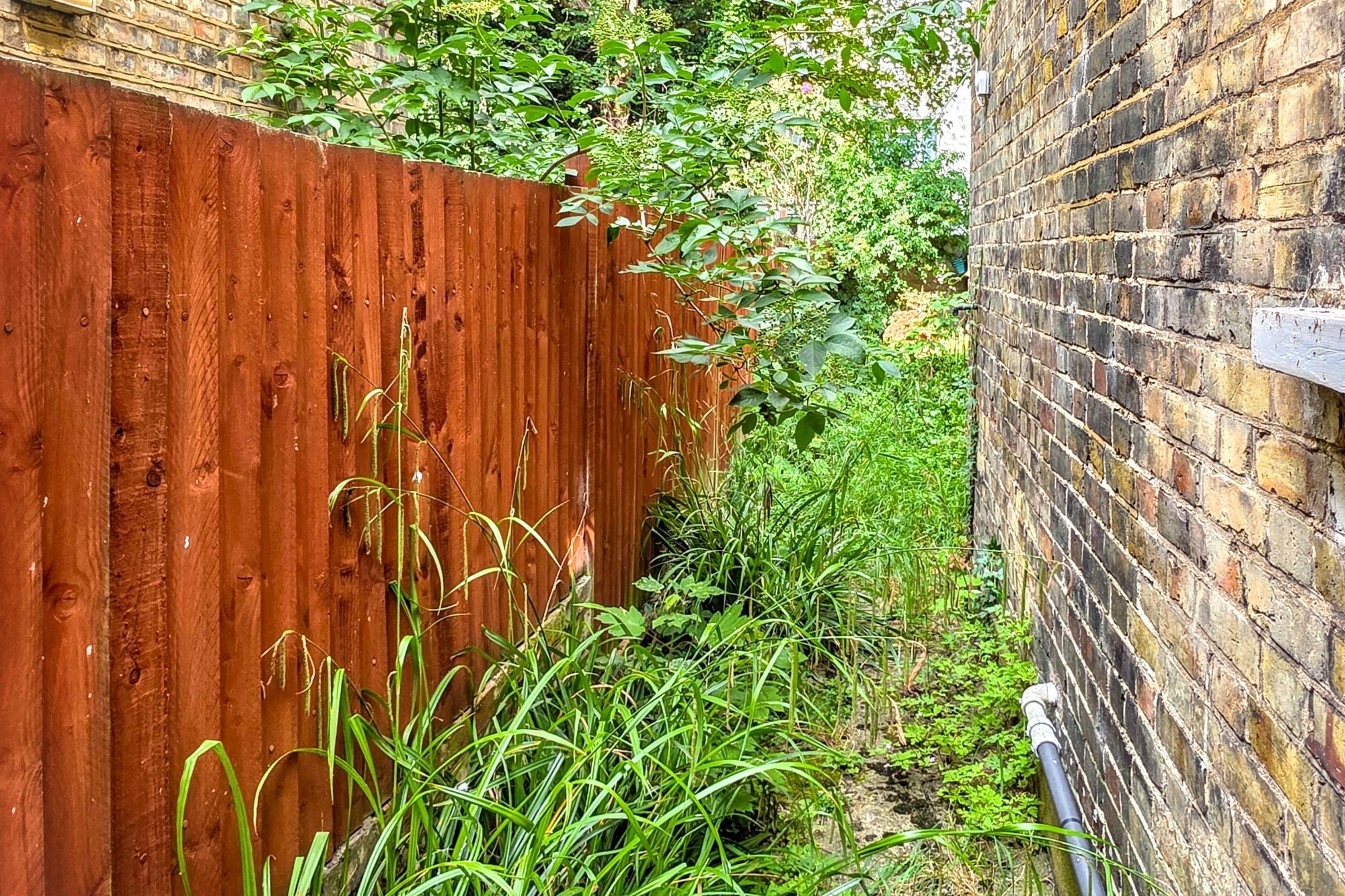 79a Drayton Road, Willesden, London, NW10 4DG