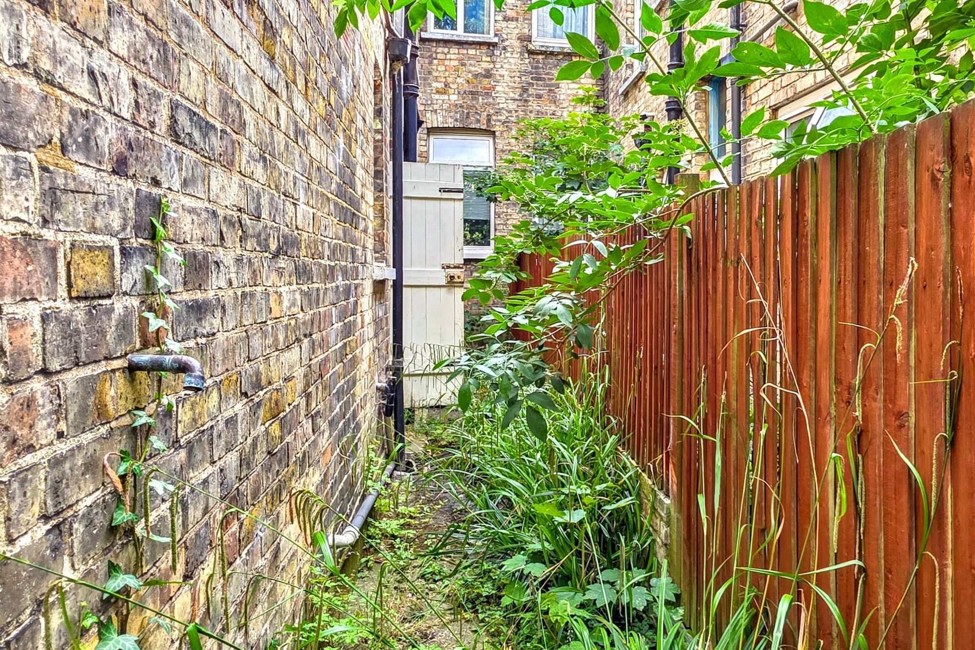 79a Drayton Road, Willesden, London, NW10 4DG