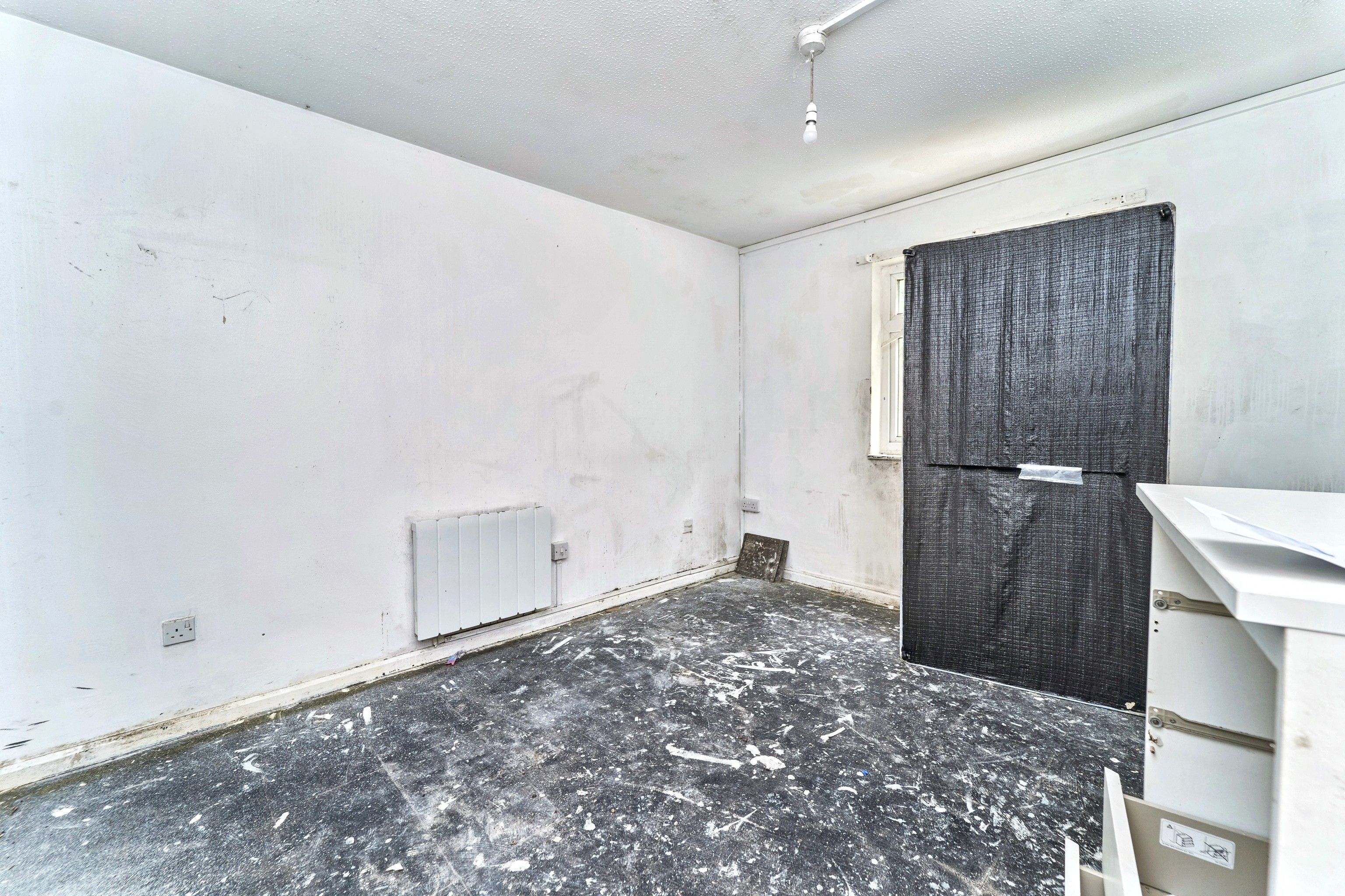 Ws10 7ll 4 The Furlong, Wednesbury, West Midlands, WS10 9SU