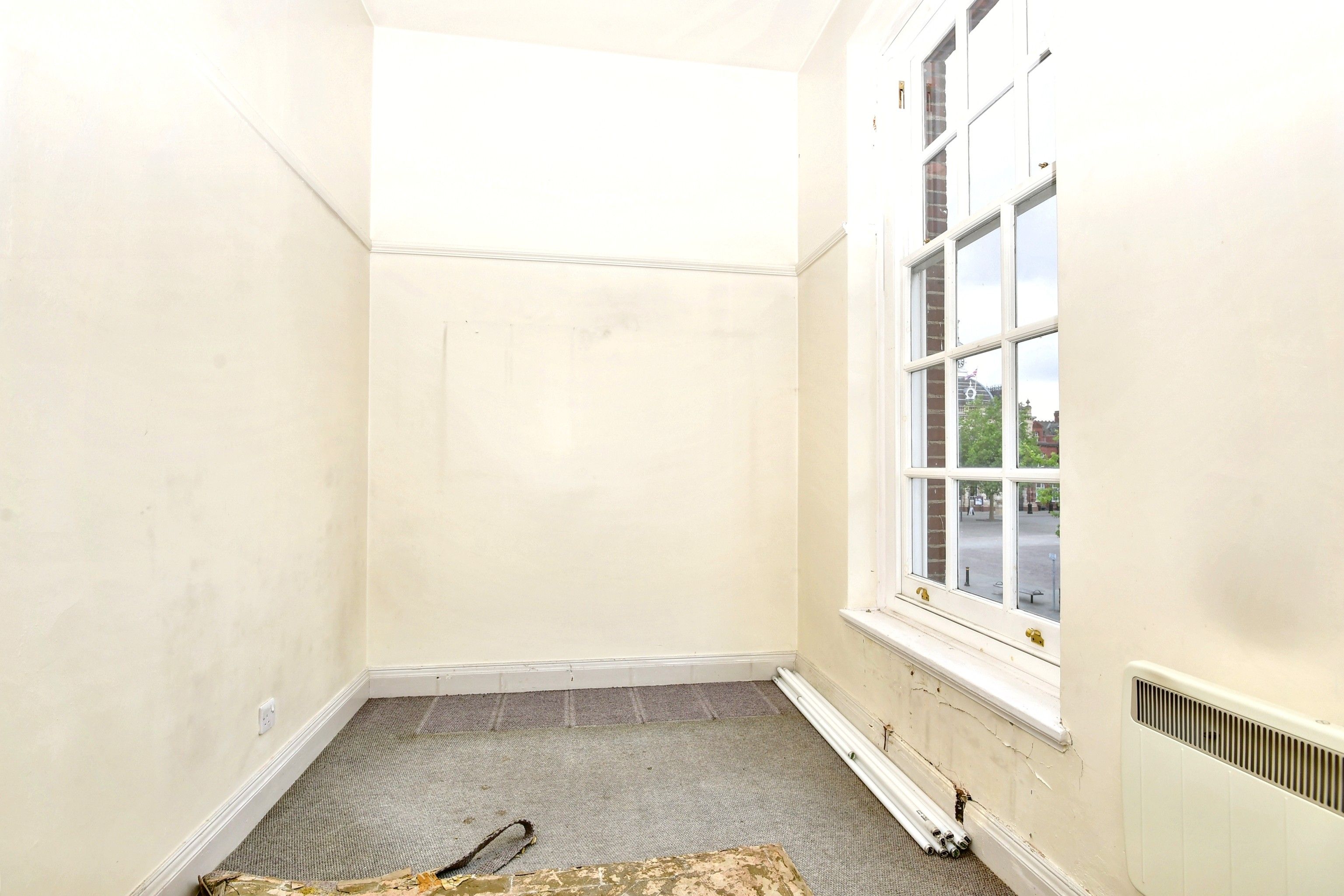 6 Market Place, Retford, Nottinghamshire, DN22 6HB