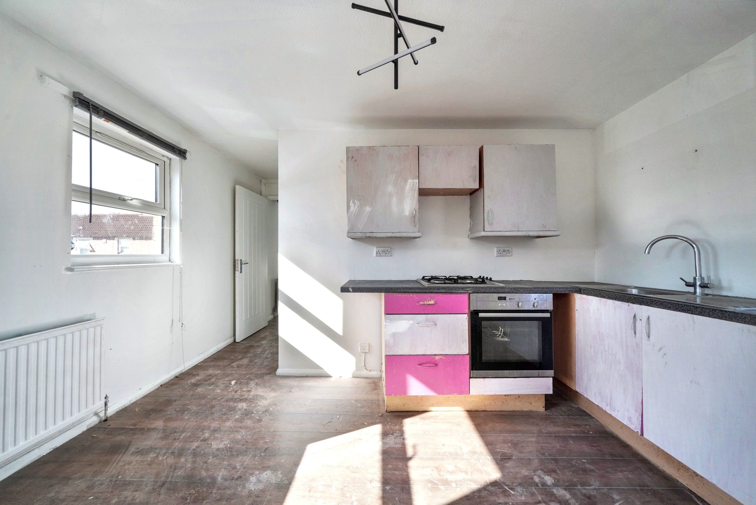 14 Routh Court, Feltham, TW14 8SJ