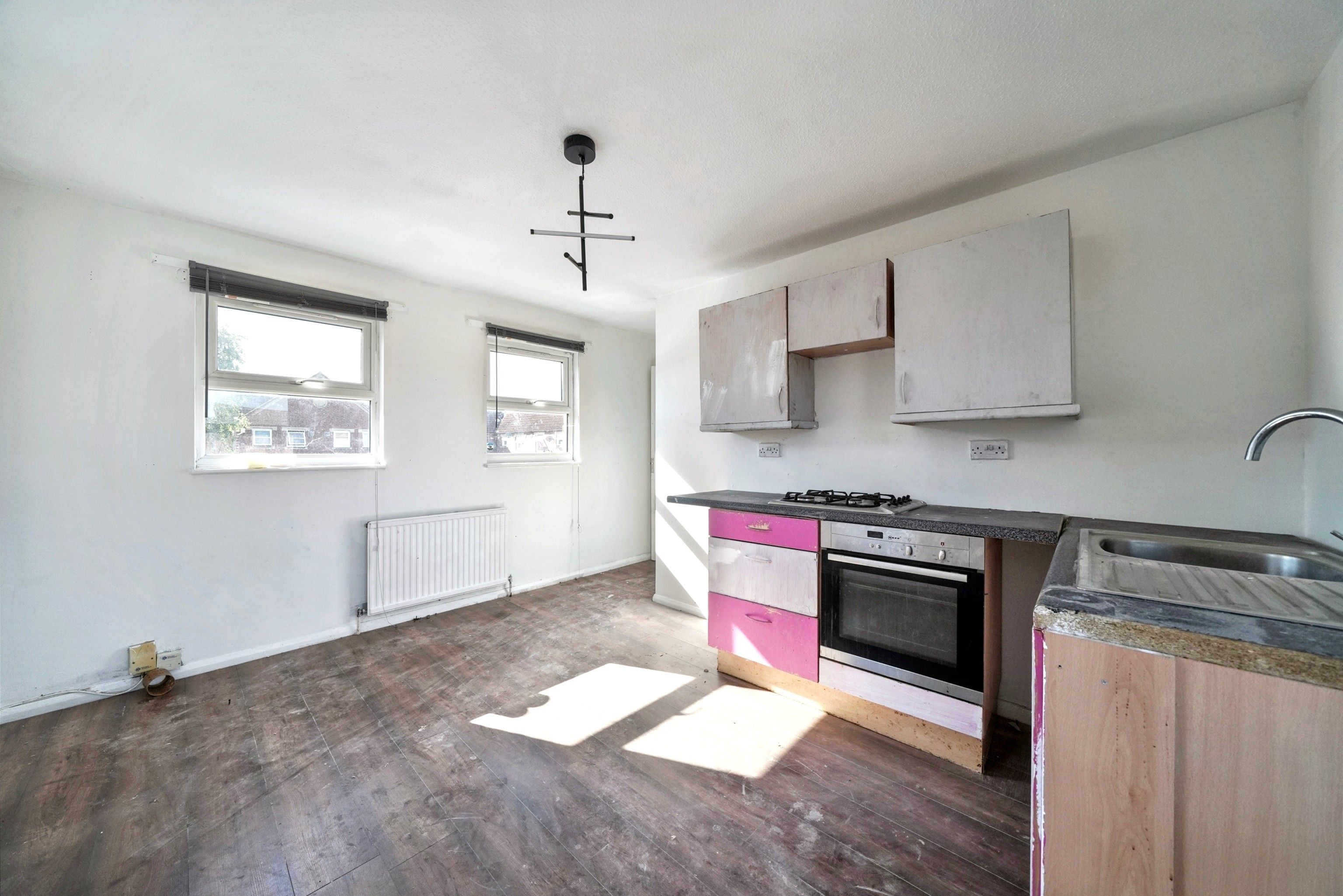 14 Routh Court, Feltham, TW14 8SJ