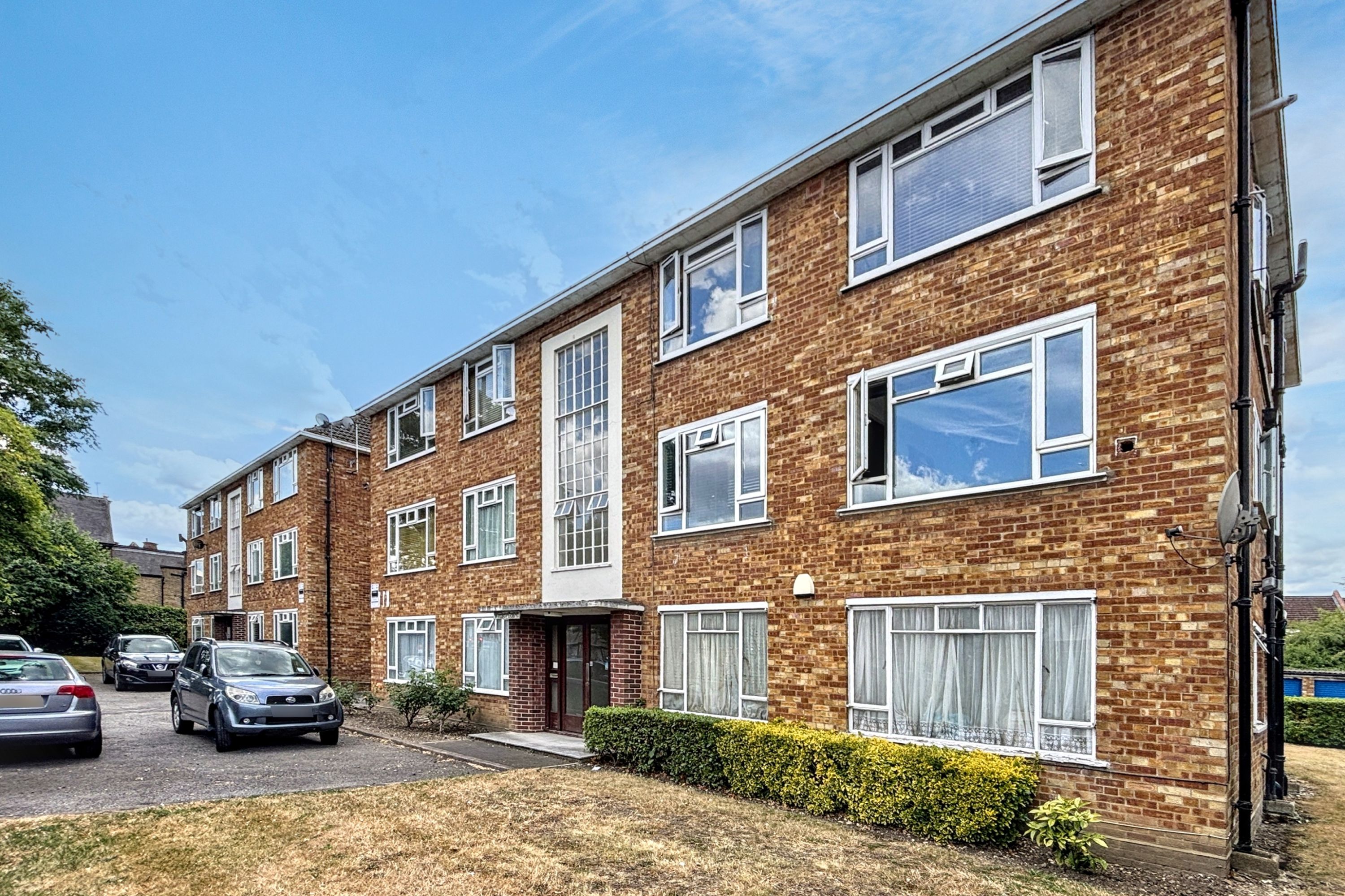 14 Windsor Court, Friern Barnet Lane, New Southgate, London N11 3LY