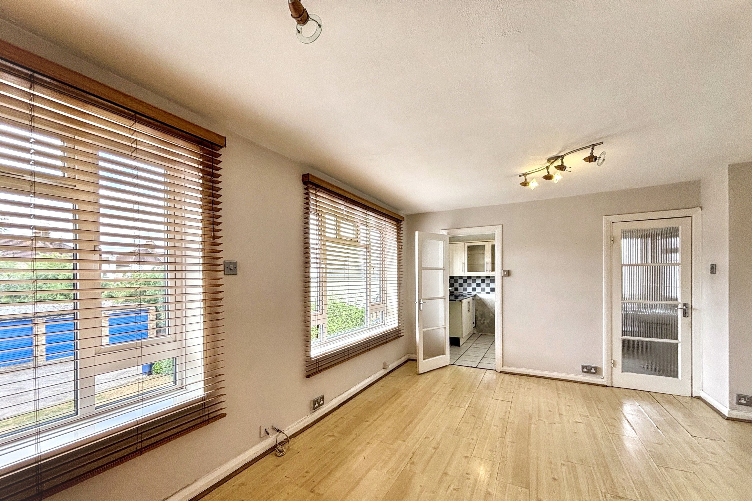 14 Windsor Court, Friern Barnet Lane, New Southgate, London N11 3LY