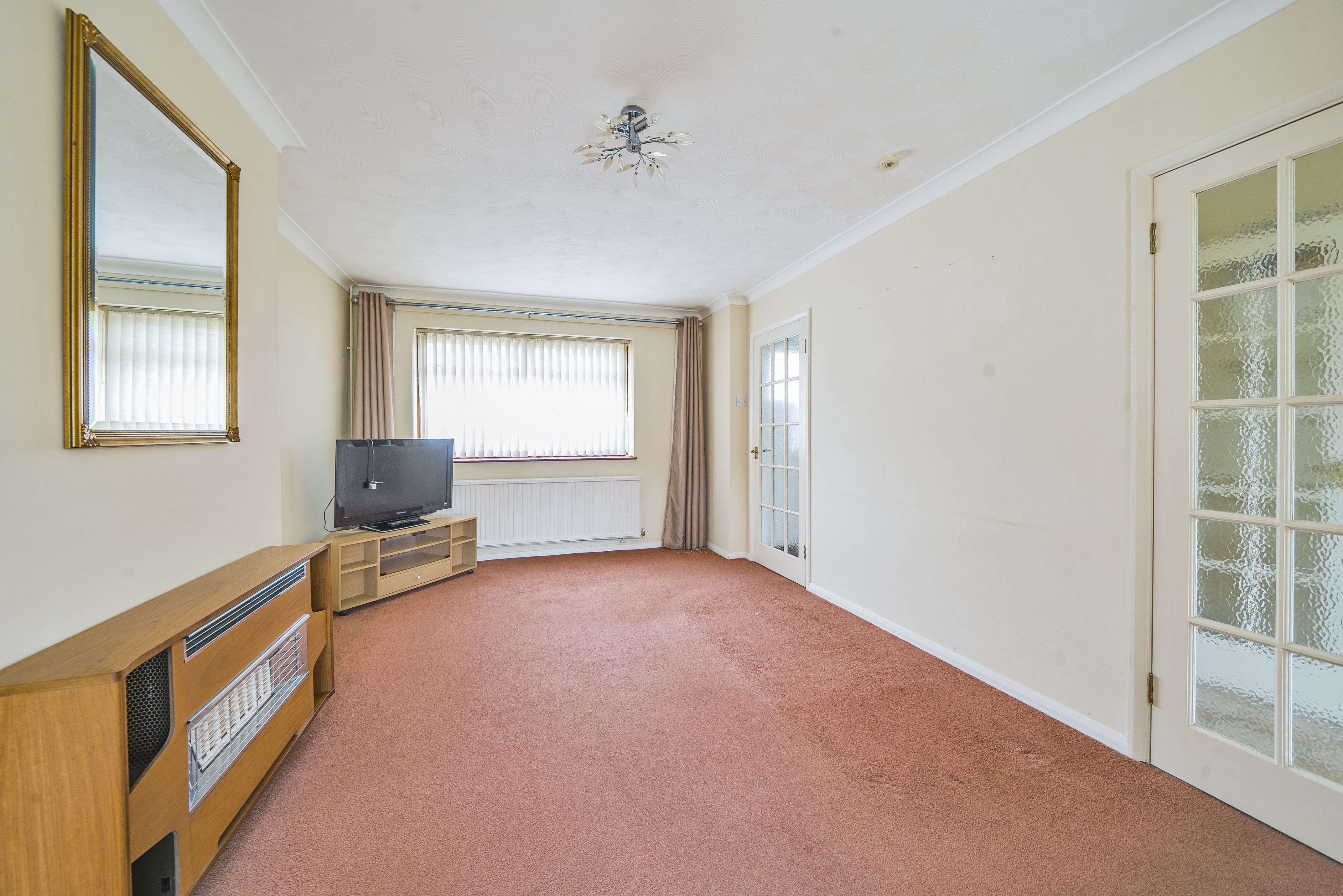 40 Bear Road, Hanworth Village, Feltham, TW13 6RA