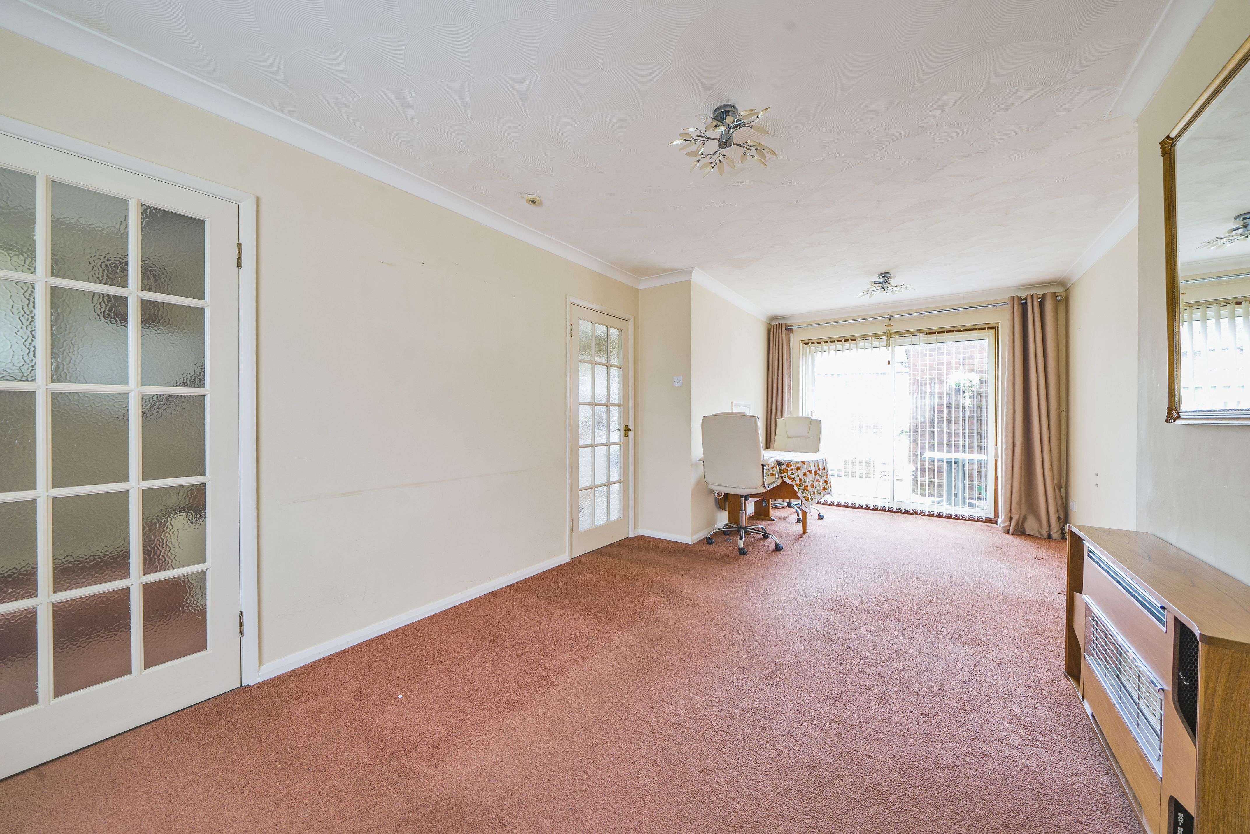 40 Bear Road, Hanworth Village, Feltham, TW13 6RA
