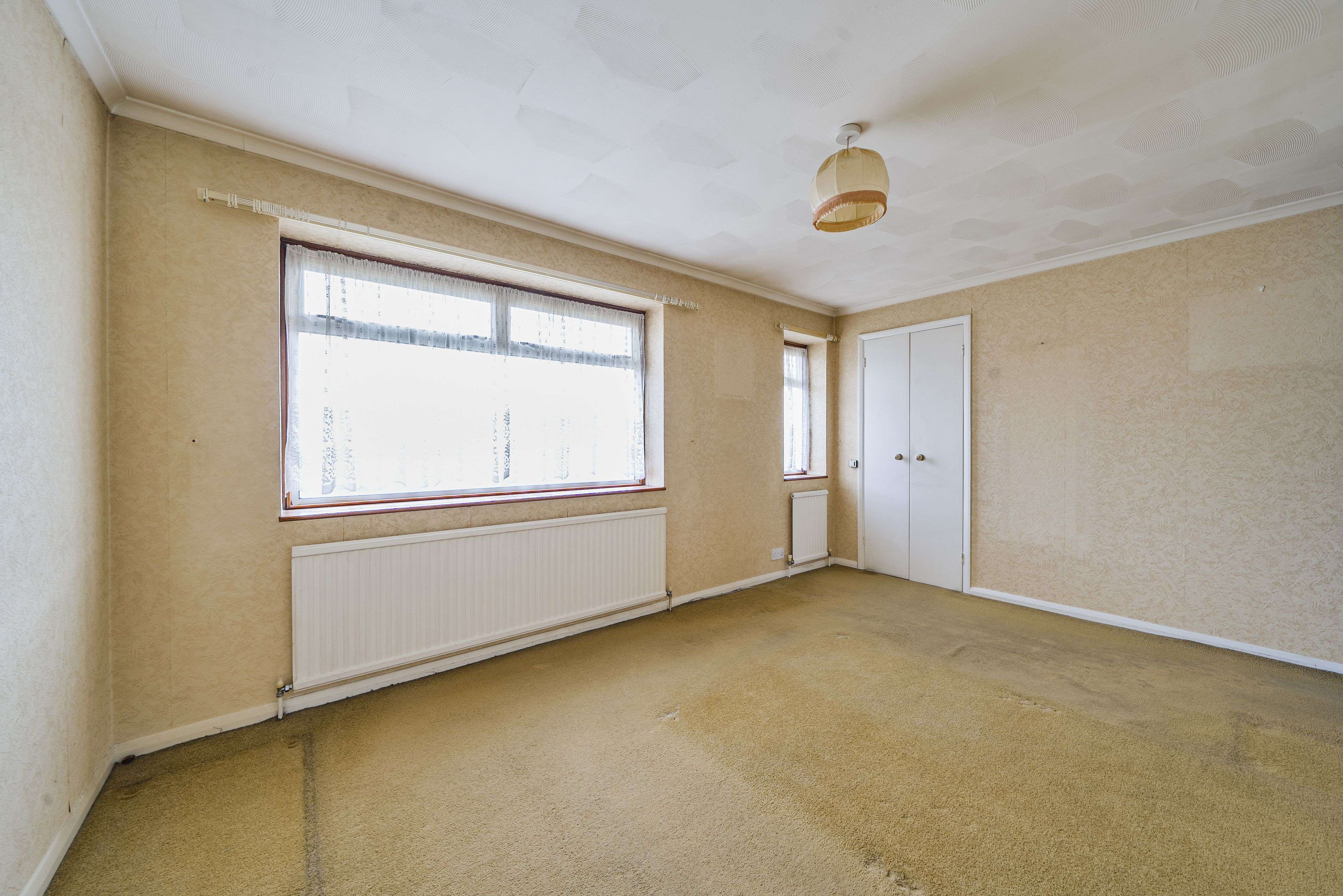 40 Bear Road, Hanworth Village, Feltham, TW13 6RA