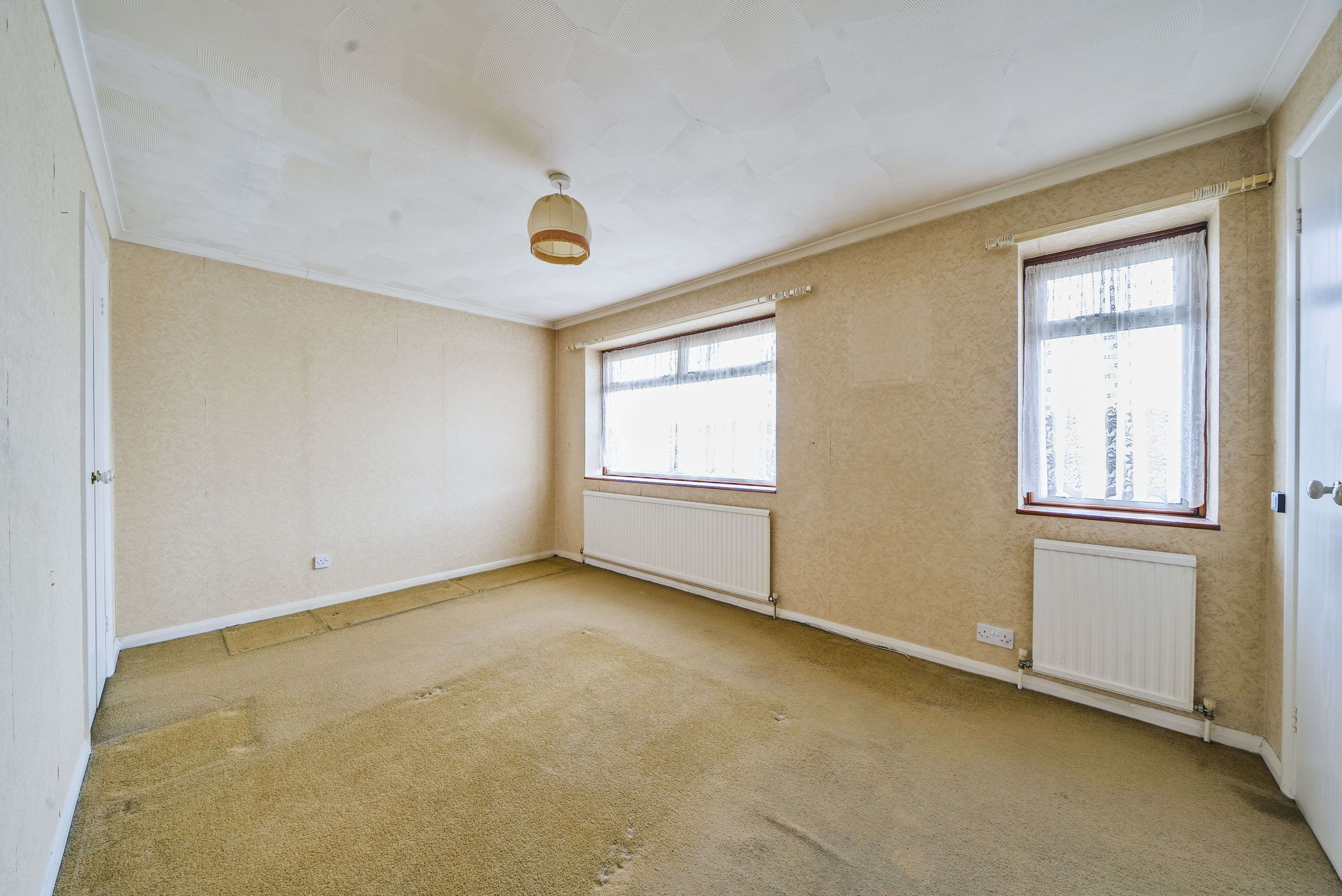 40 Bear Road, Hanworth Village, Feltham, TW13 6RA