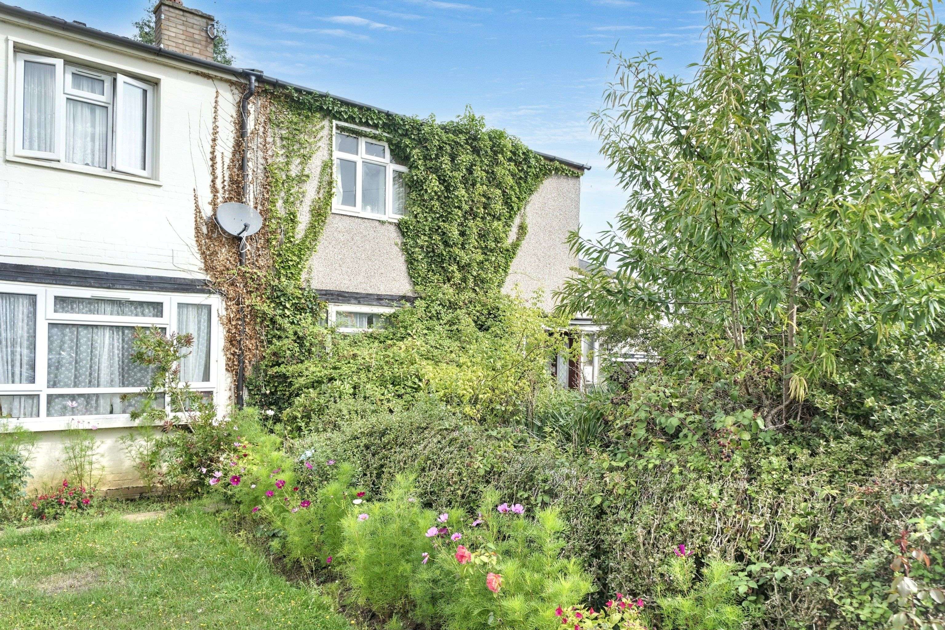 50 Preston Road, Shepperton, Middlesex TW17 0BG