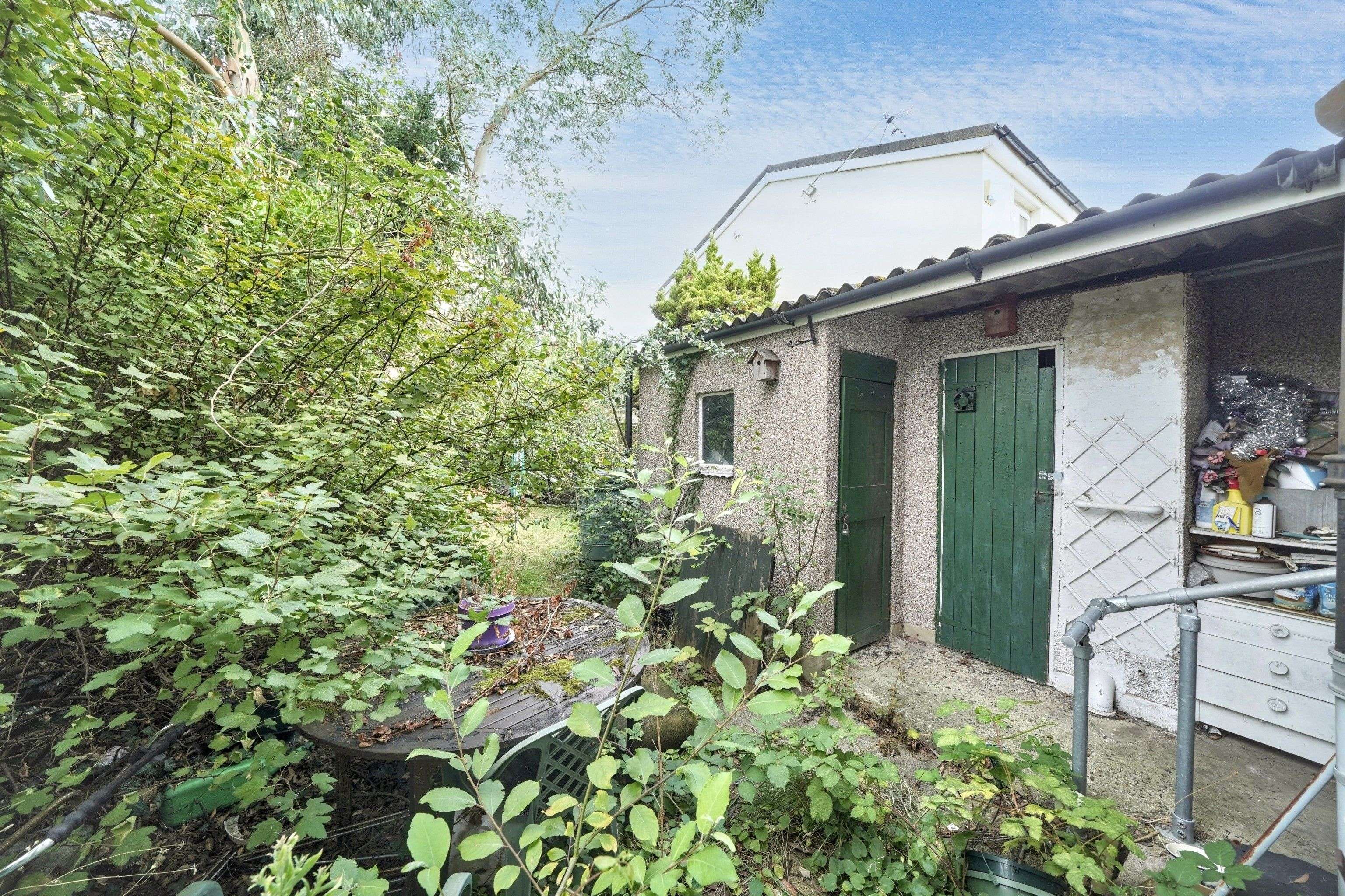 50 Preston Road, Shepperton, Middlesex TW17 0BG