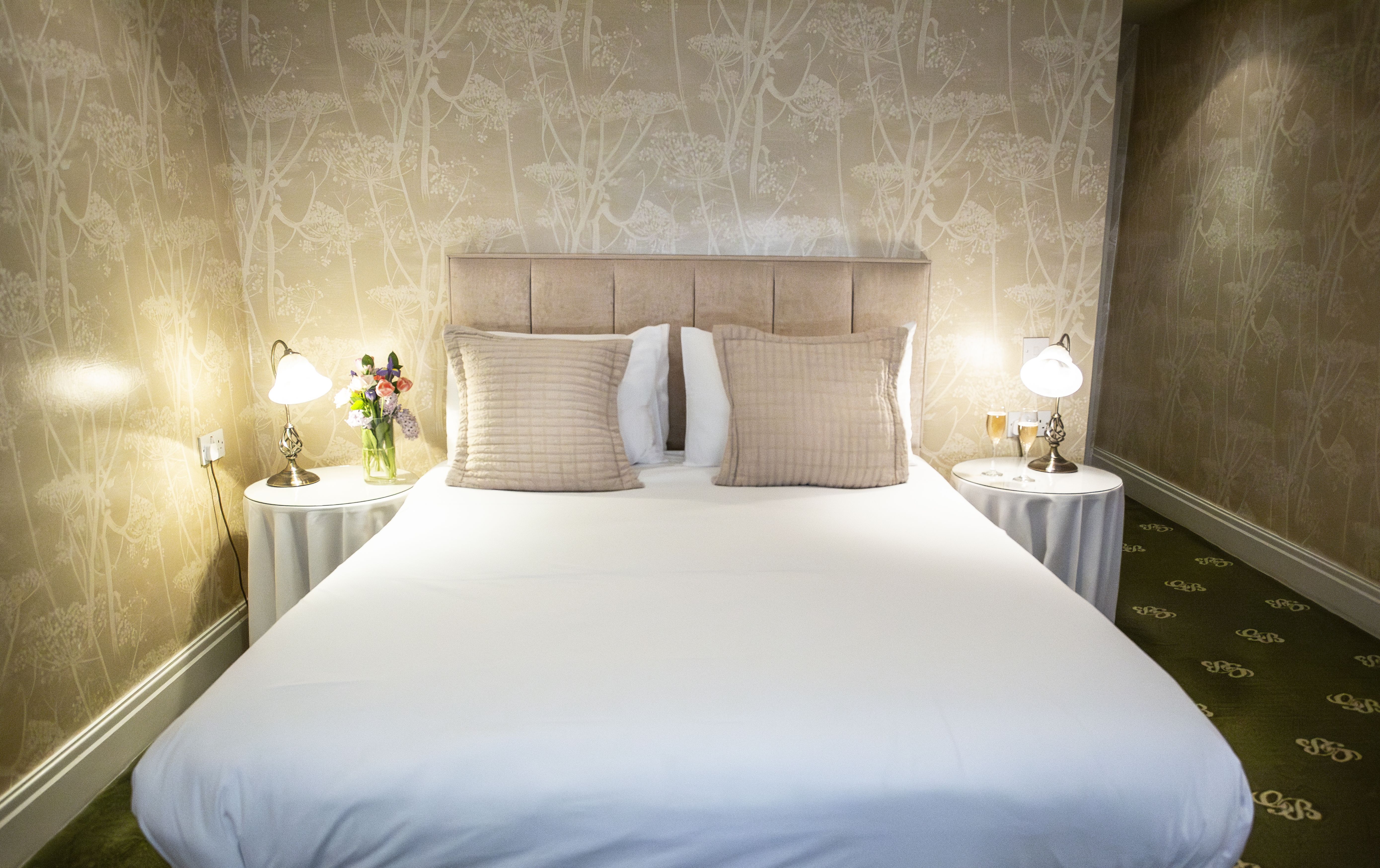 Gibbon Bridge Hotel, Green Lane, Chipping, Preston, PR3 2TQ