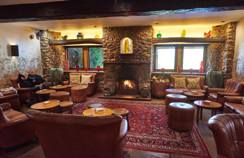 Gibbon Bridge Hotel, Green Lane, Chipping, Preston, PR3 2TQ