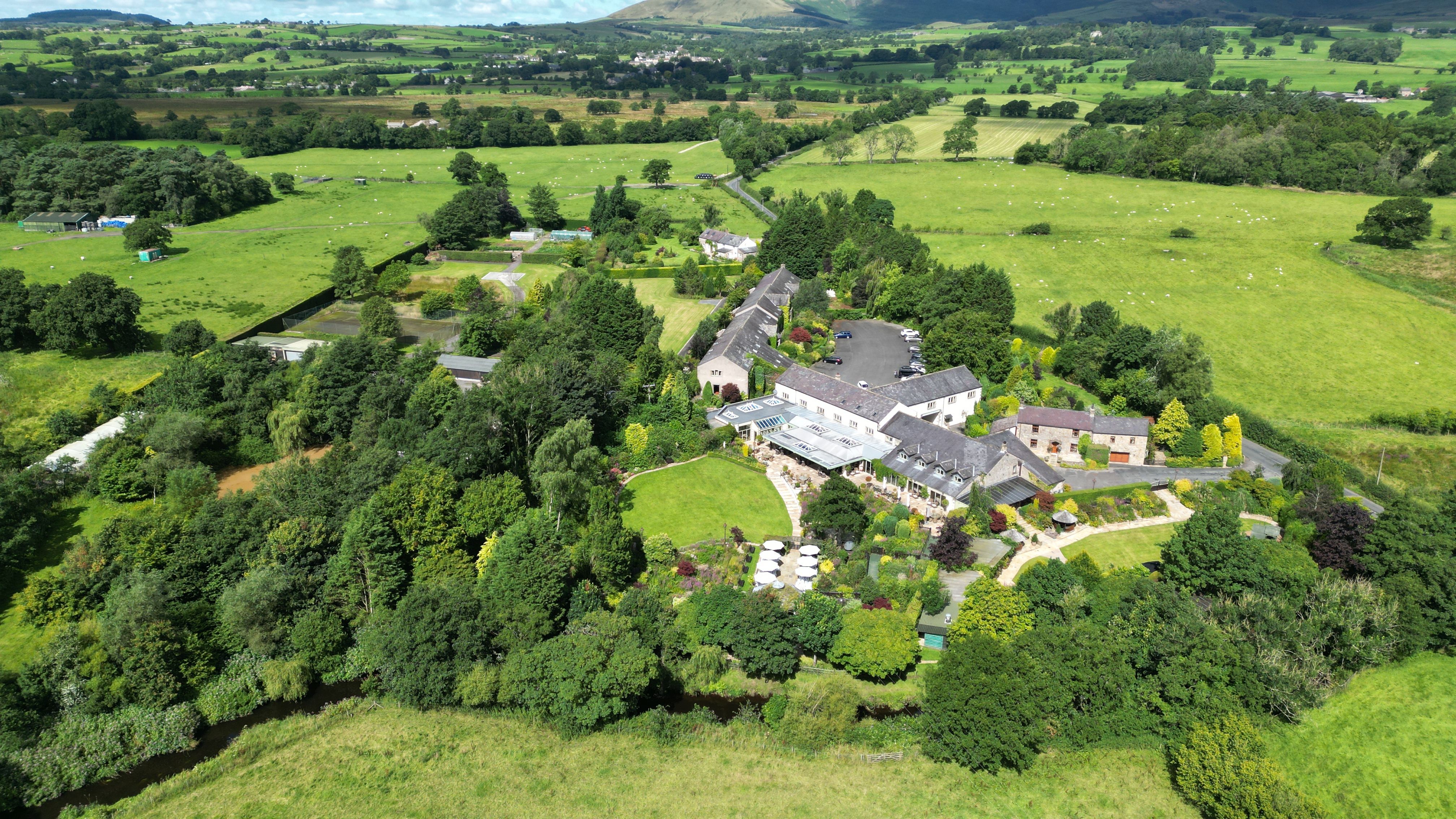 Gibbon Bridge Hotel, Green Lane, Chipping, Preston, PR3 2TQ