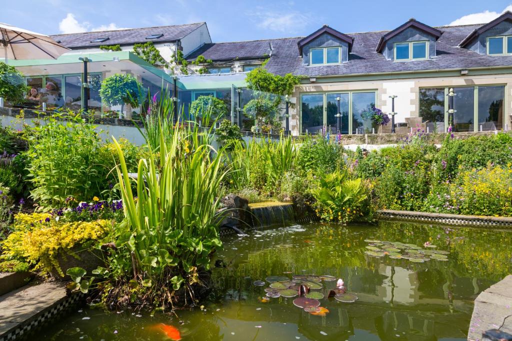 Gibbon Bridge Hotel, Green Lane, Chipping, Preston, PR3 2TQ