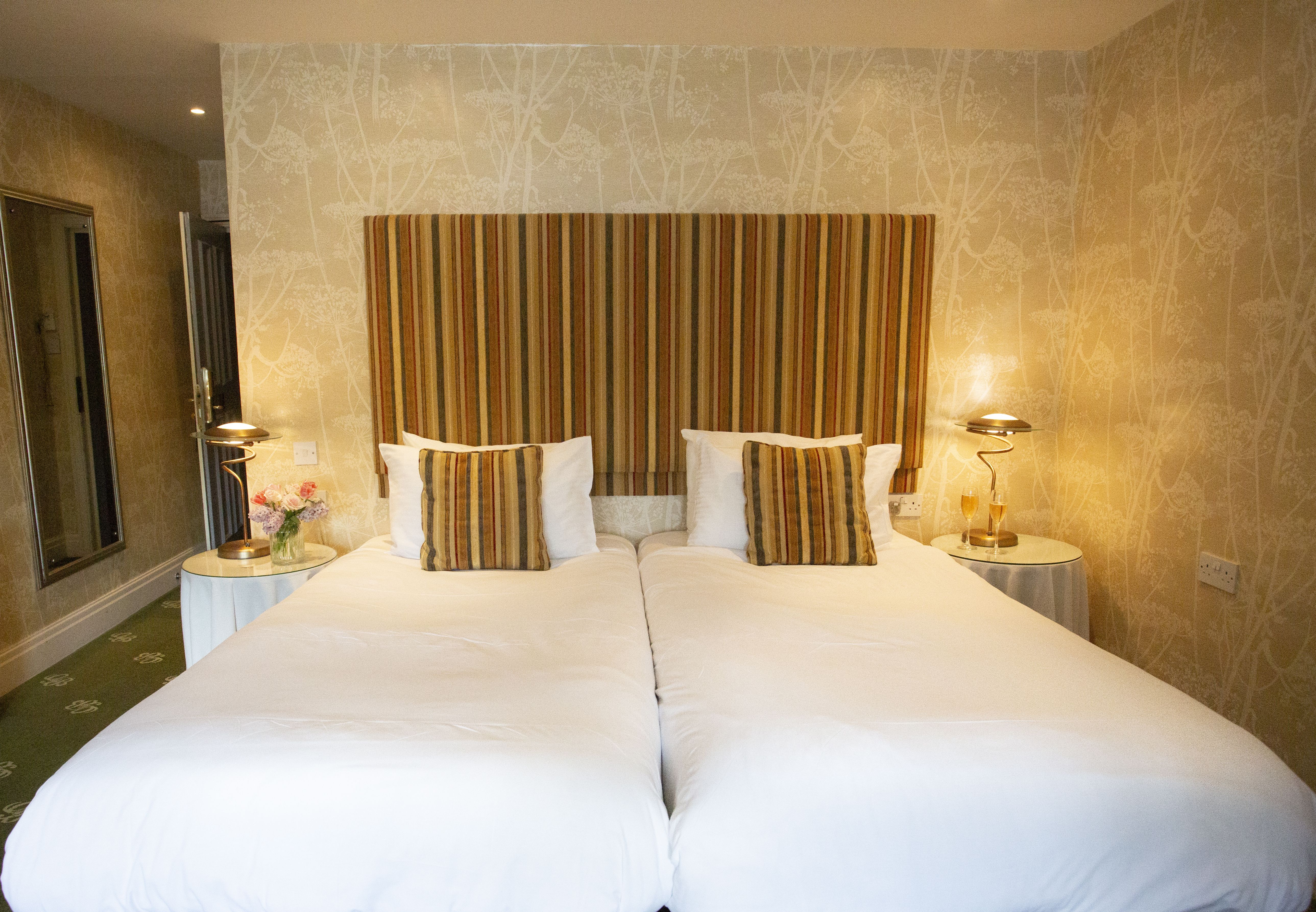 Gibbon Bridge Hotel, Green Lane, Chipping, Preston, PR3 2TQ
