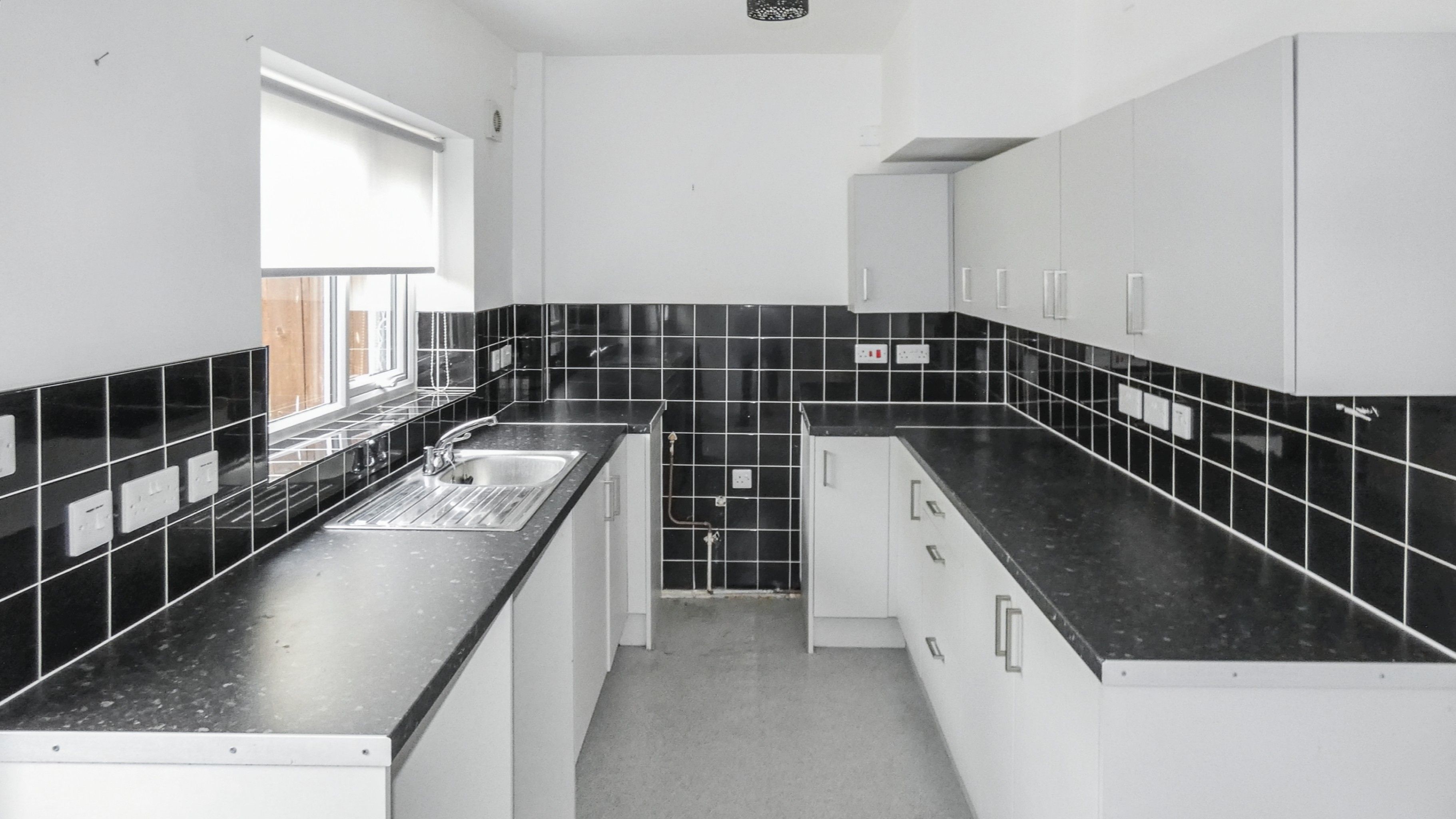 79 Twenty Fourth Avenue, Hull, East Yorkshire, HU6 9LX