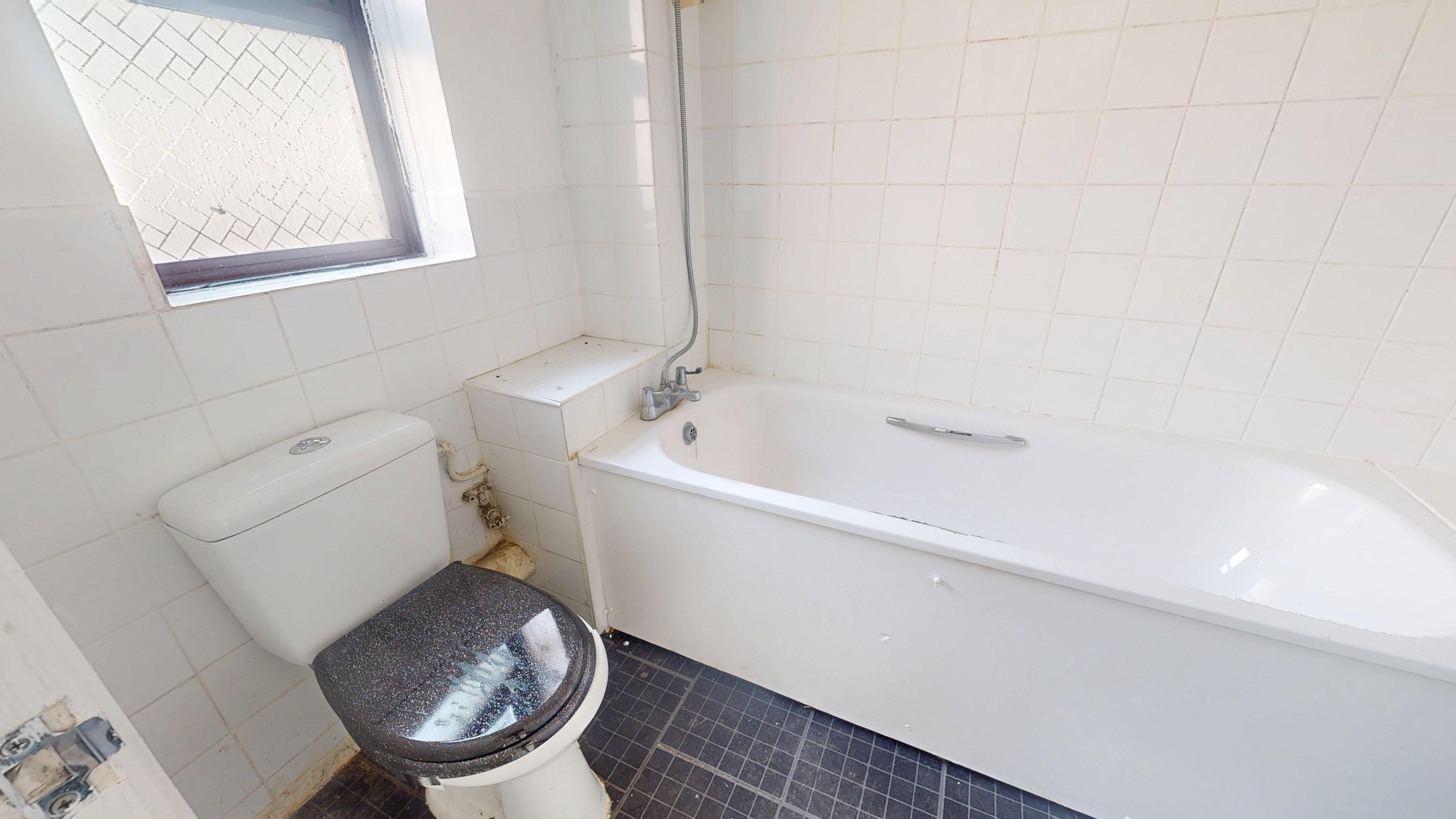 4 Thamesbank Place, Thamesmead, London, SE28 8PR